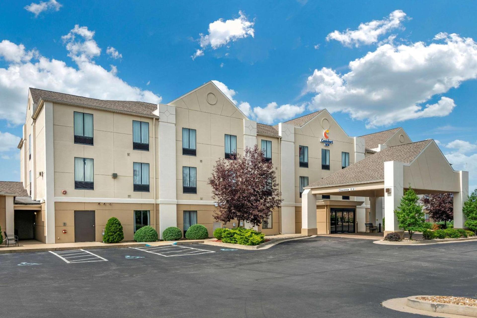 Comfort Inn Sullivan photo 2