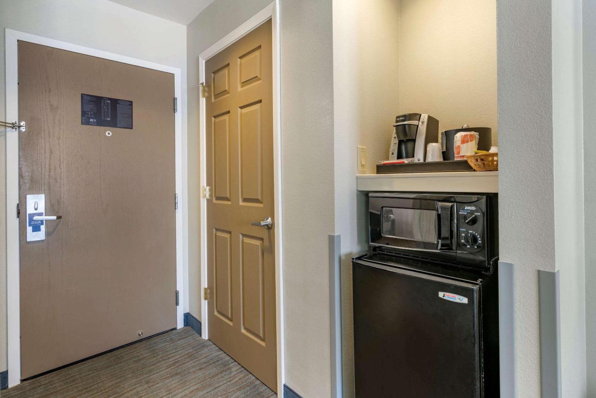 Comfort Inn Sullivan photo 12