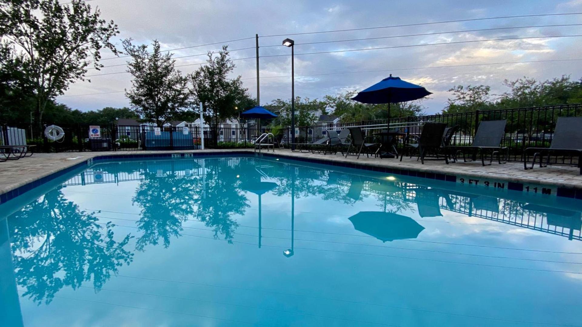 Holiday Inn Express Hotel & Suites Orlando East-UCF Area by IHG photo 21