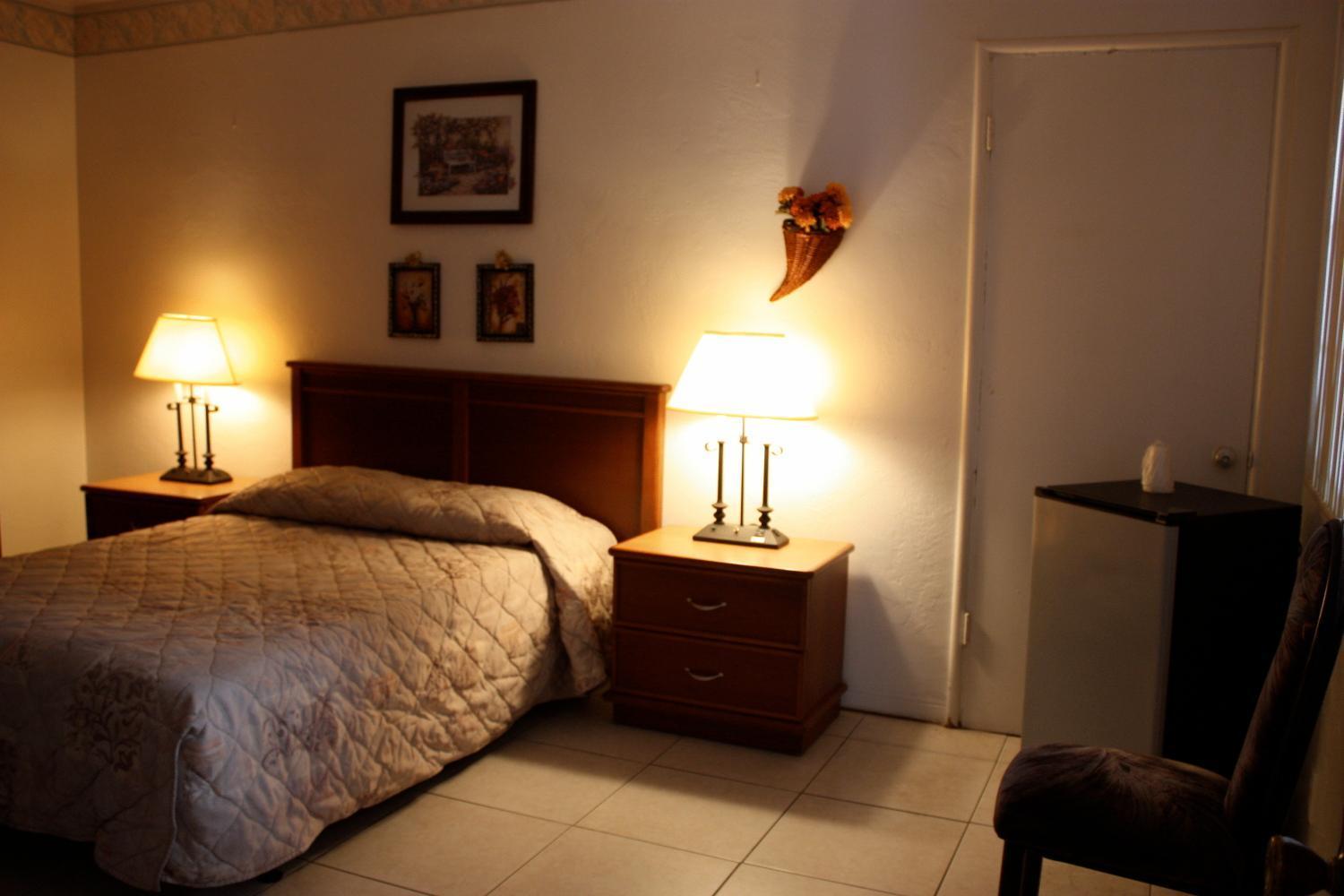 Beach and Town Motel photo 14