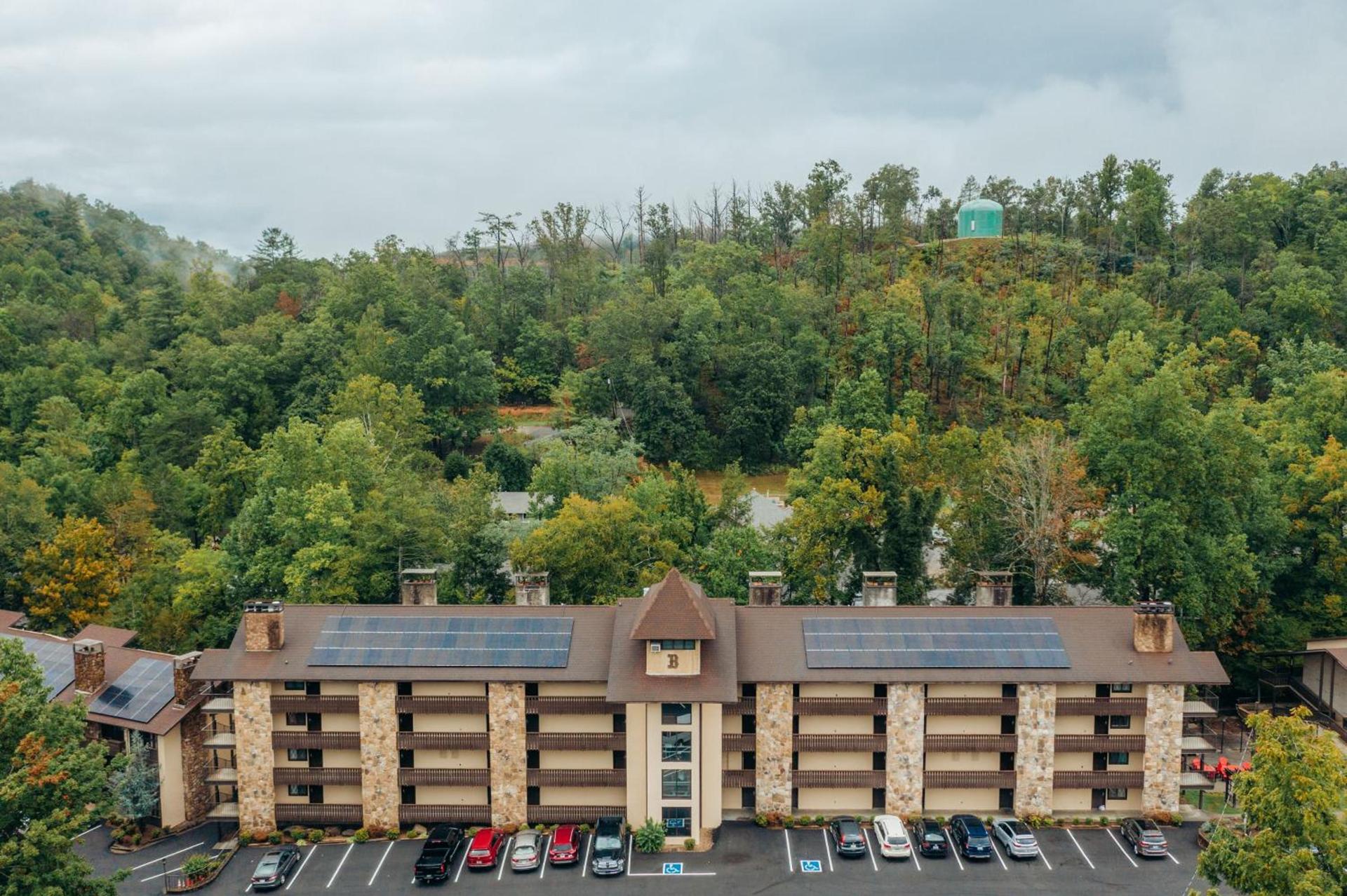 Brookside Lodge - Gatlinburg - On the River photo 26