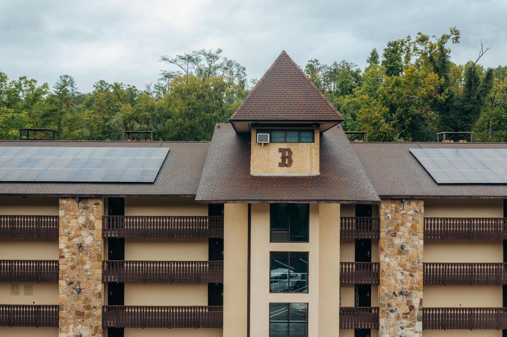 Brookside Lodge - Gatlinburg - On the River photo 18