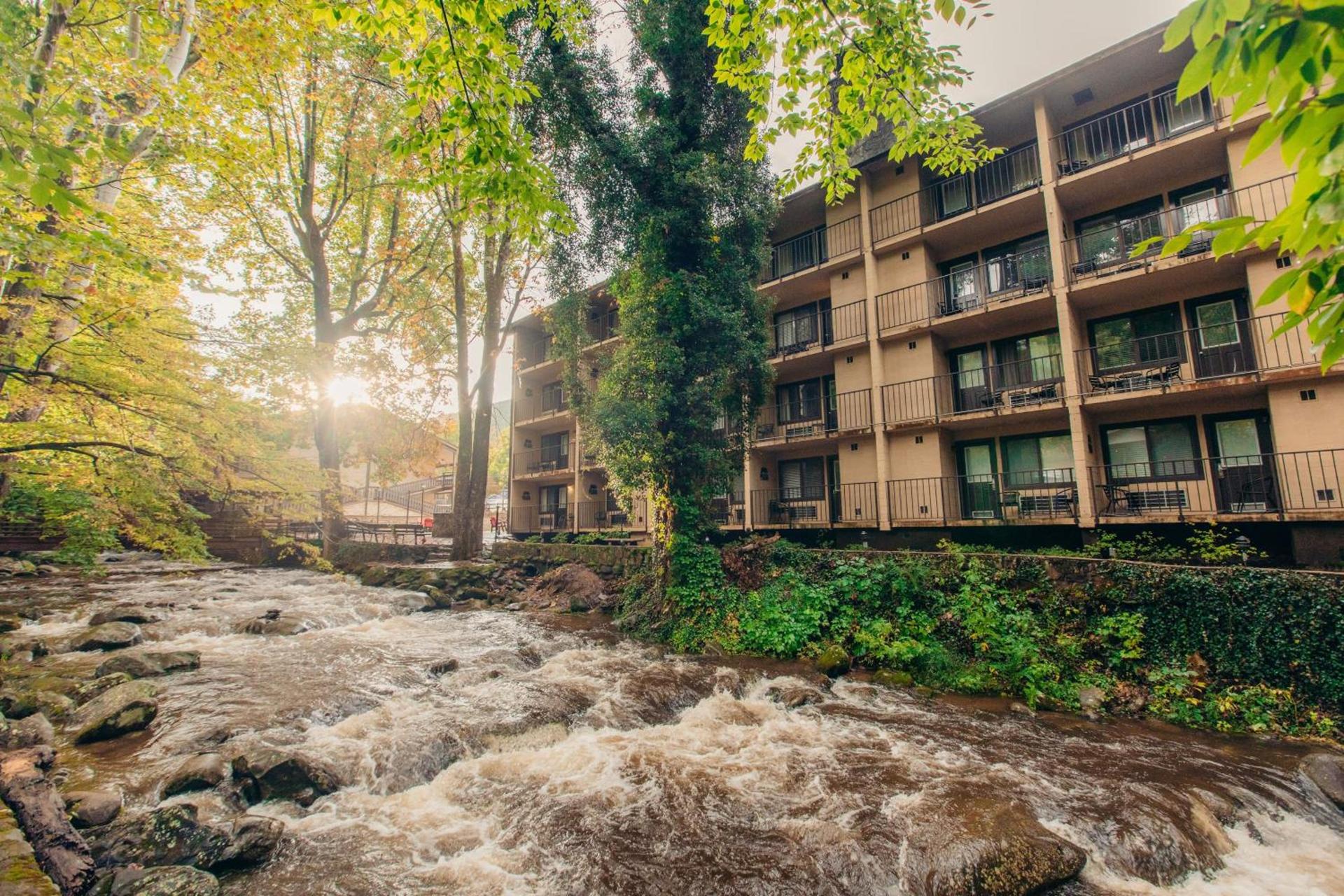 Brookside Lodge - Gatlinburg - On the River photo 20