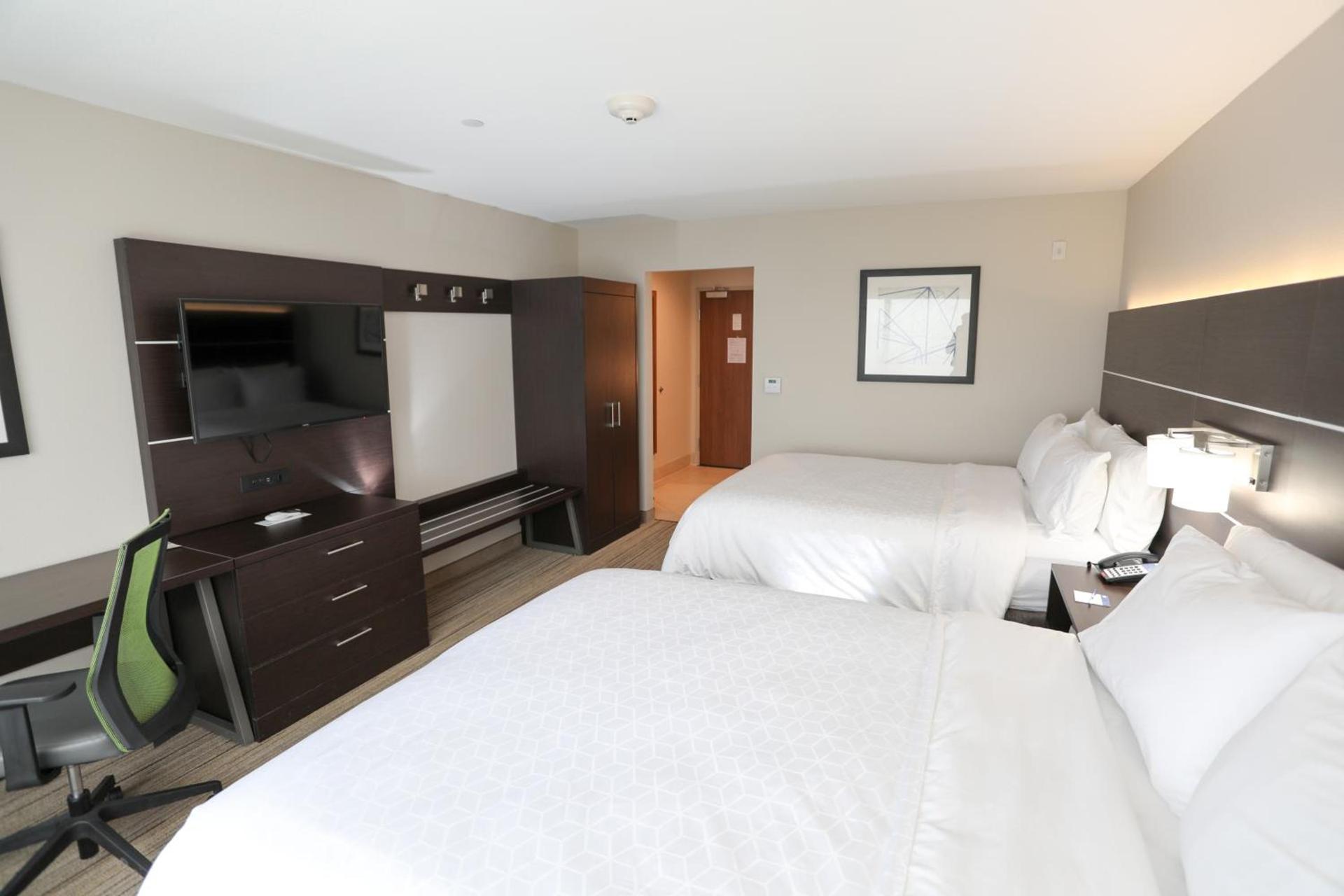 Holiday Inn Express & Suites - Forney by IHG photo 3