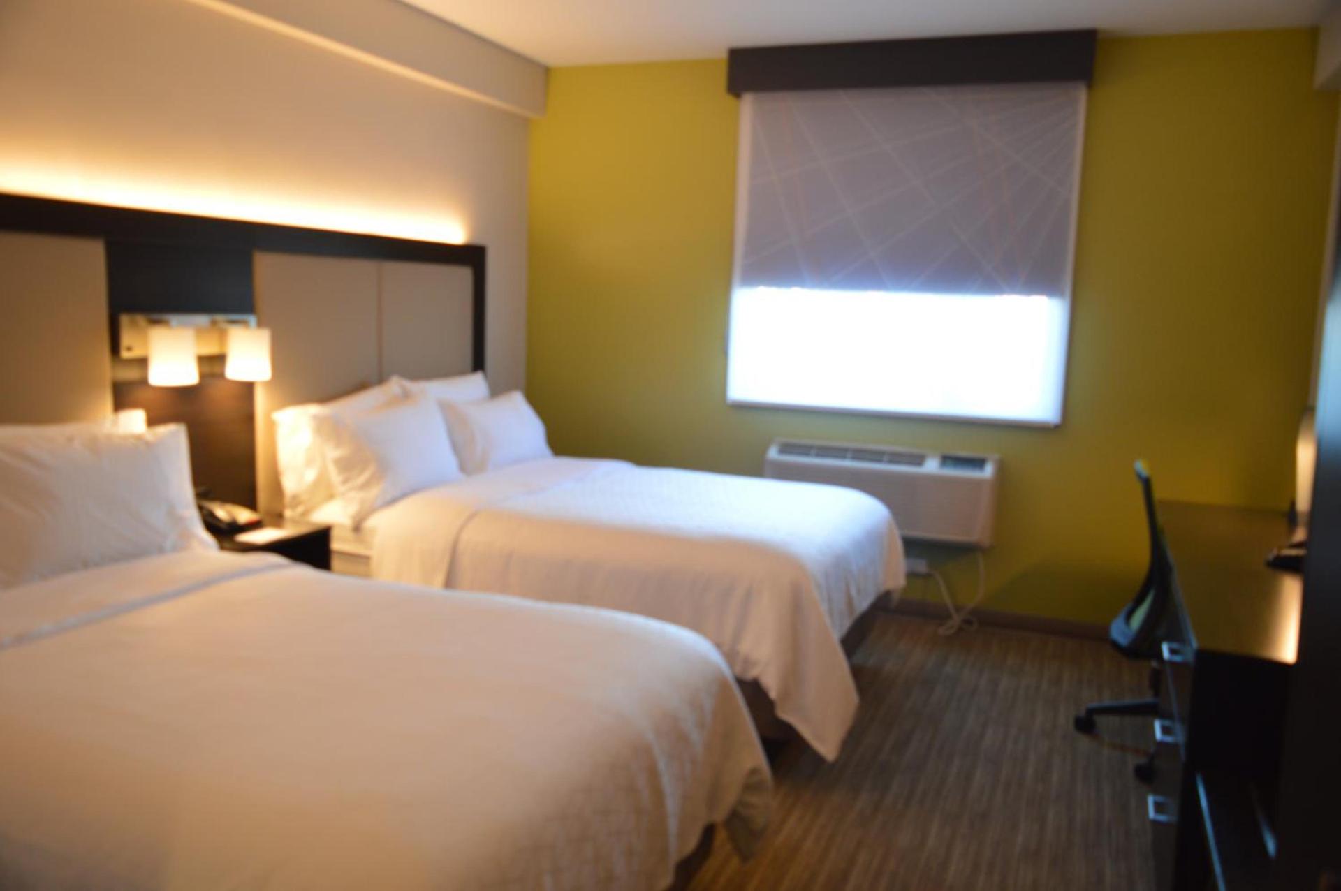 Holiday Inn Express Maspeth by IHG photo 19