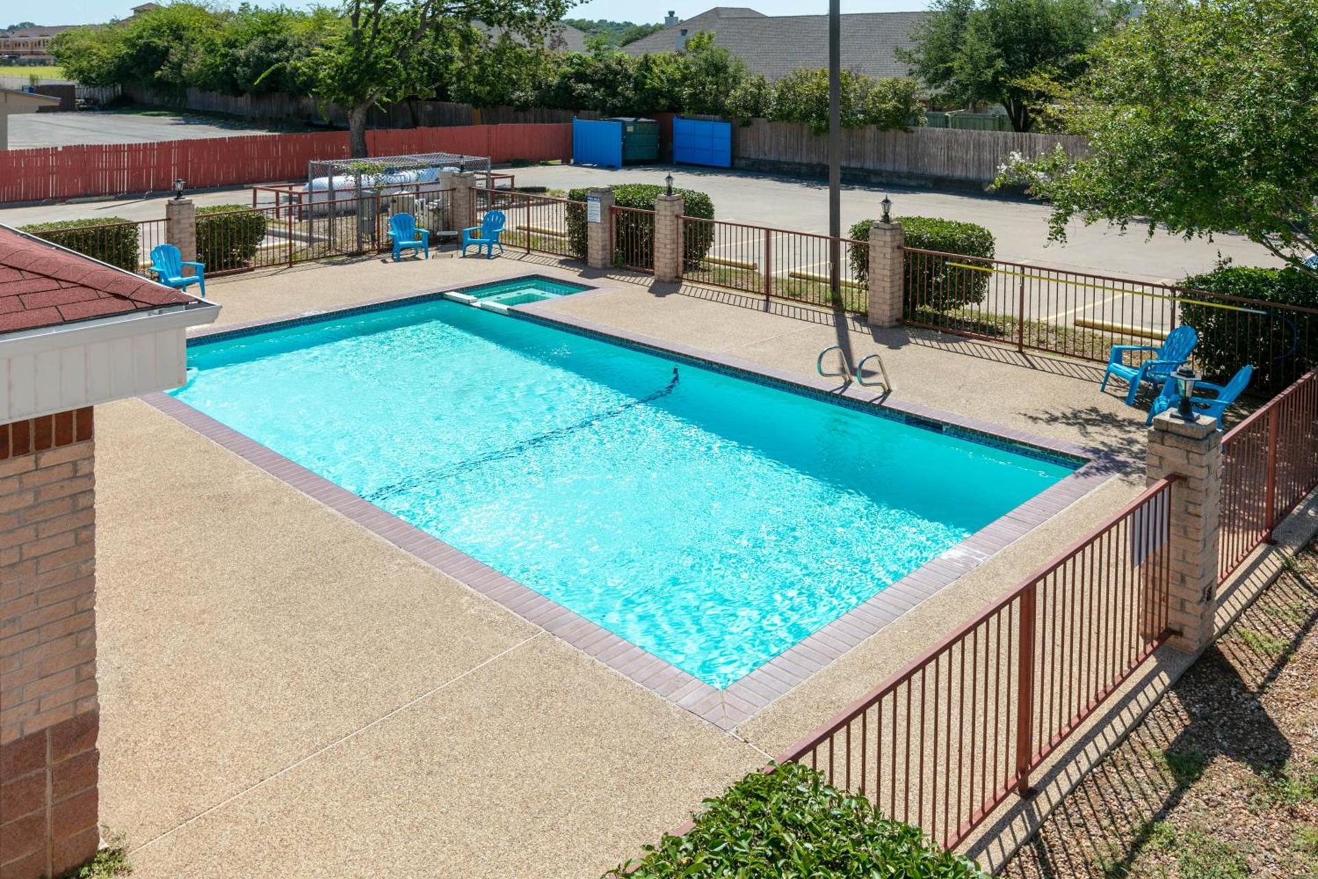 Days Inn by Wyndham Granbury photo 24