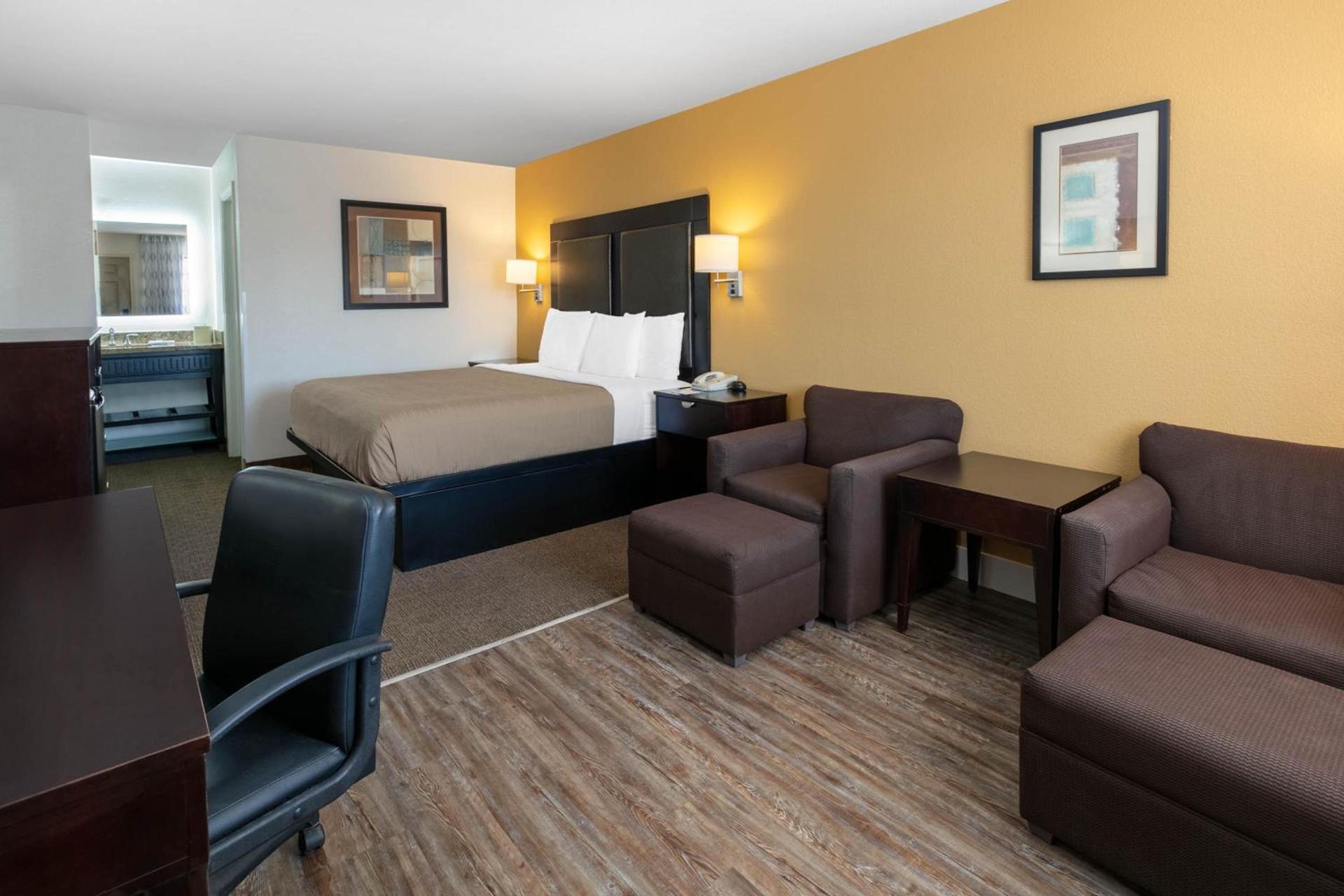 Days Inn by Wyndham Granbury photo 21