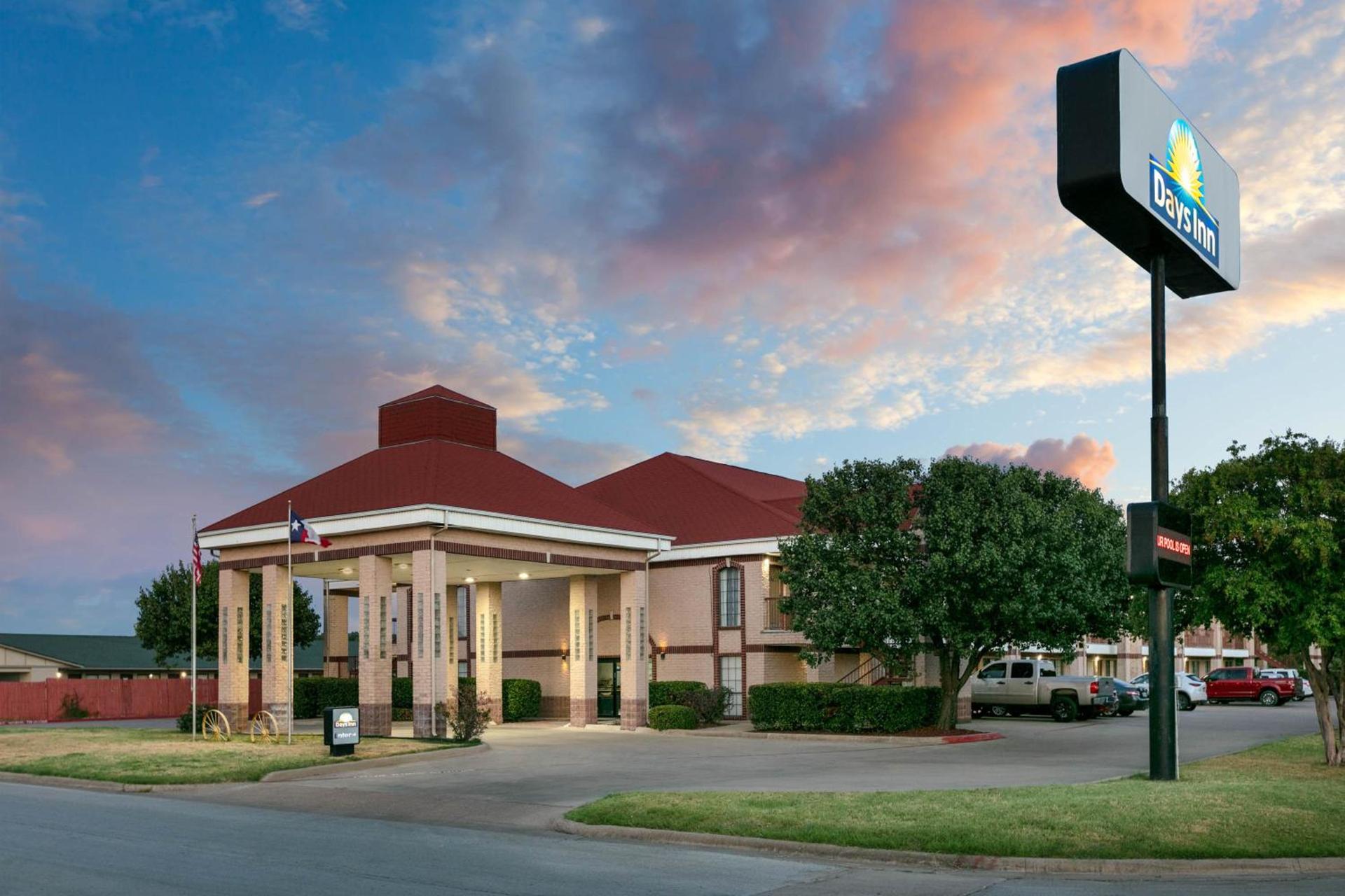 Days Inn by Wyndham Granbury photo 28