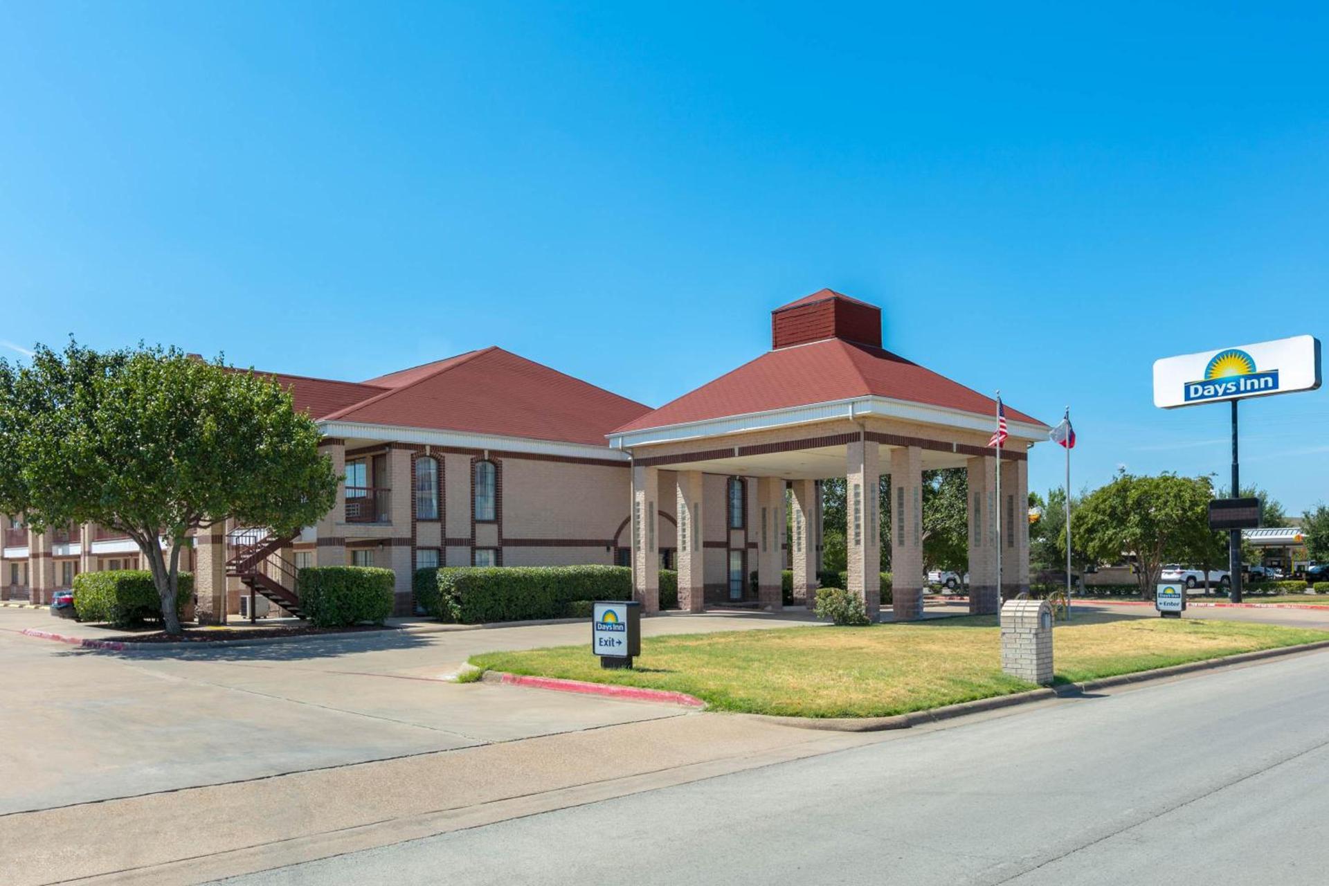 Days Inn by Wyndham Granbury photo 30