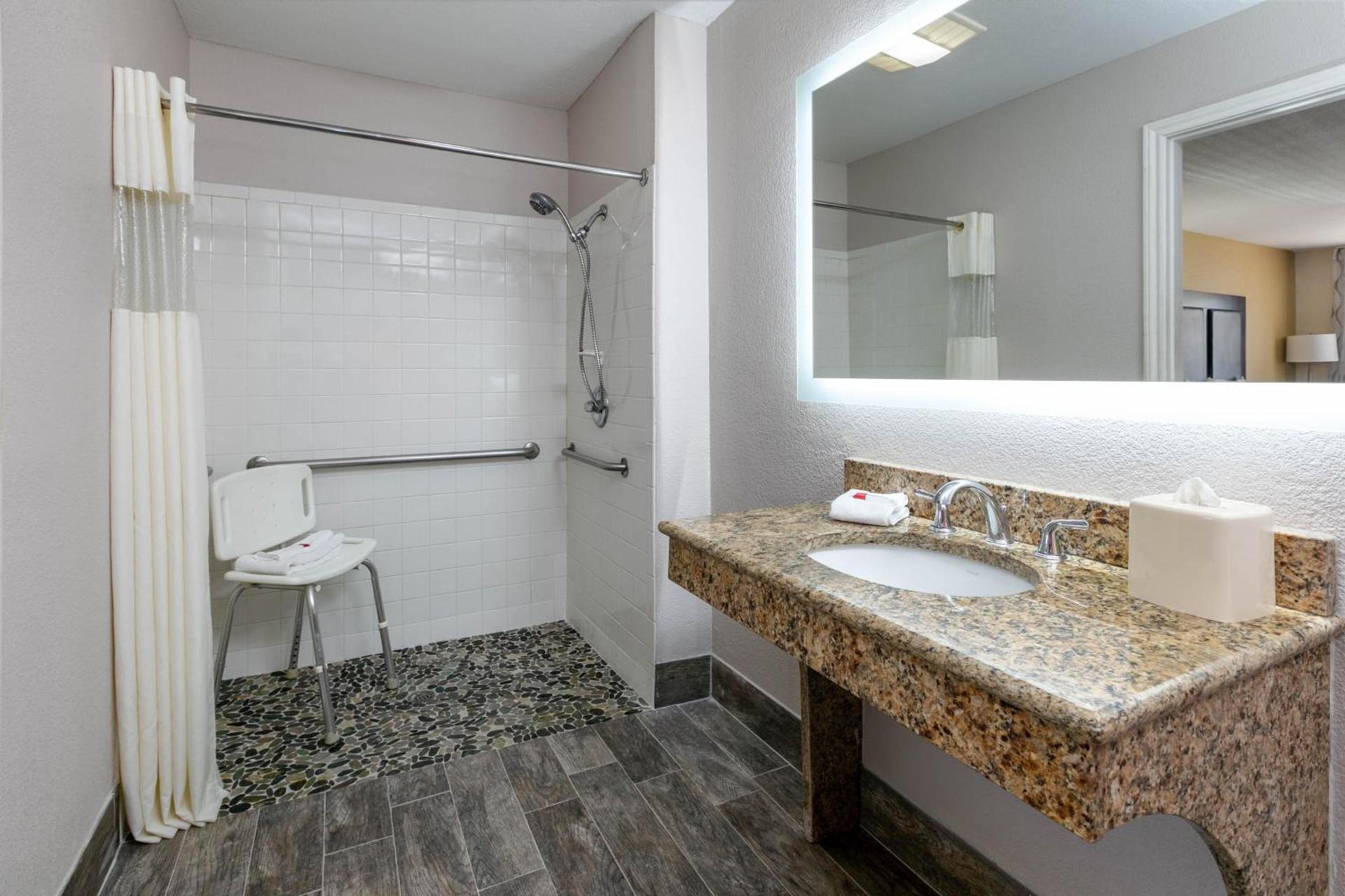 Days Inn by Wyndham Granbury photo 12