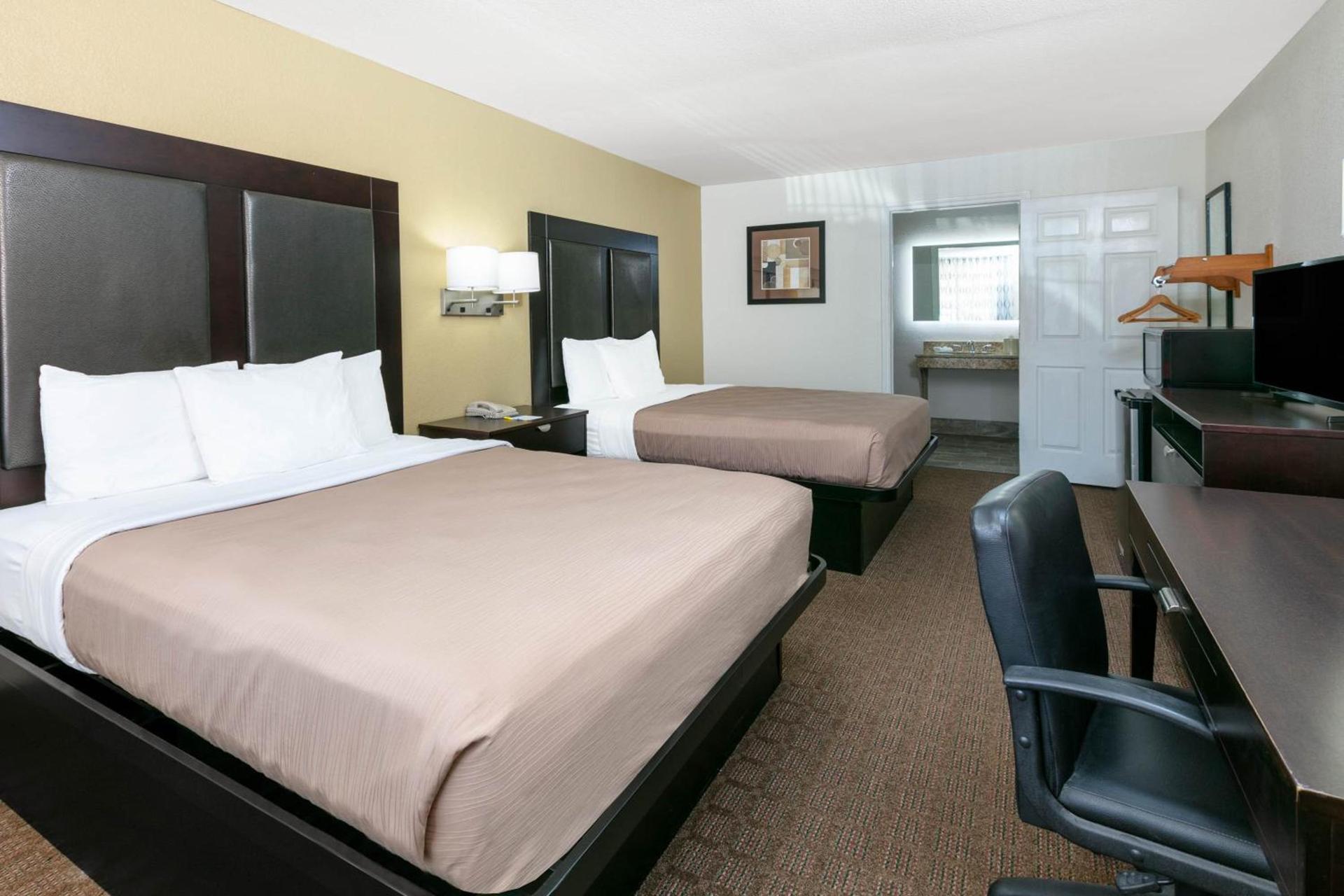 Days Inn by Wyndham Granbury photo 15