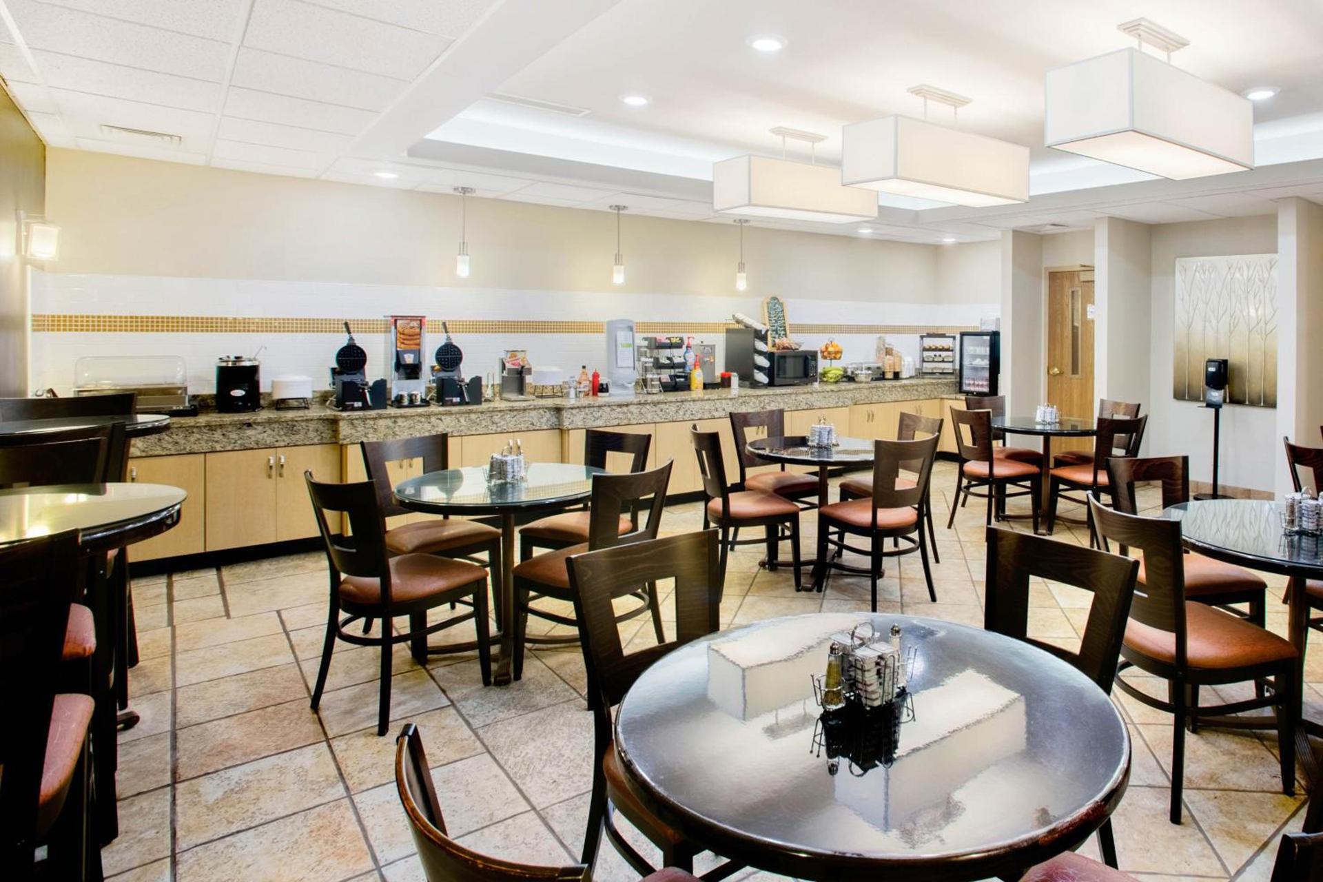 La Quinta by Wyndham Springfield South photo 35
