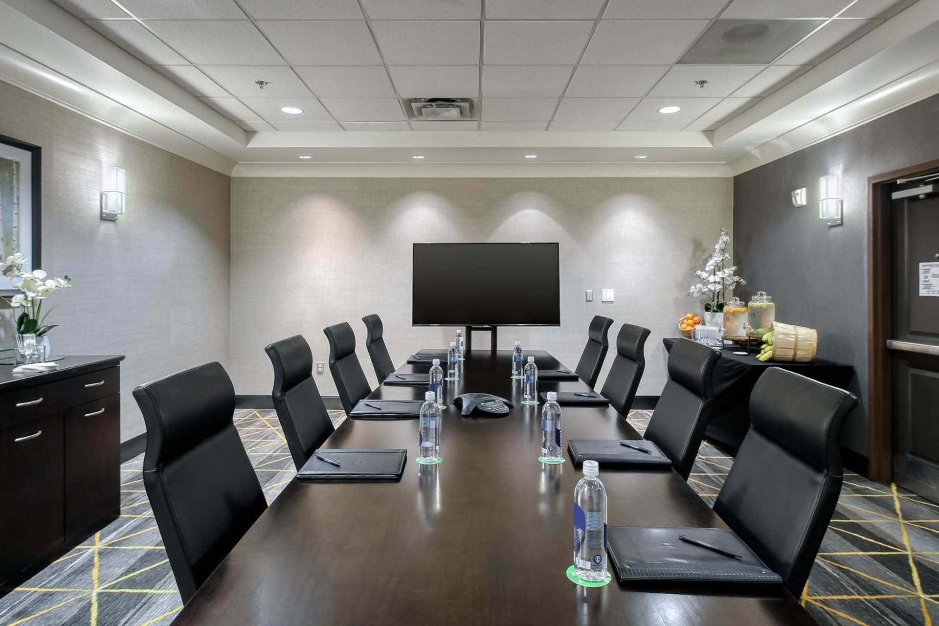 Holiday Inn & Suites Atlanta Airport North by IHG photo 2