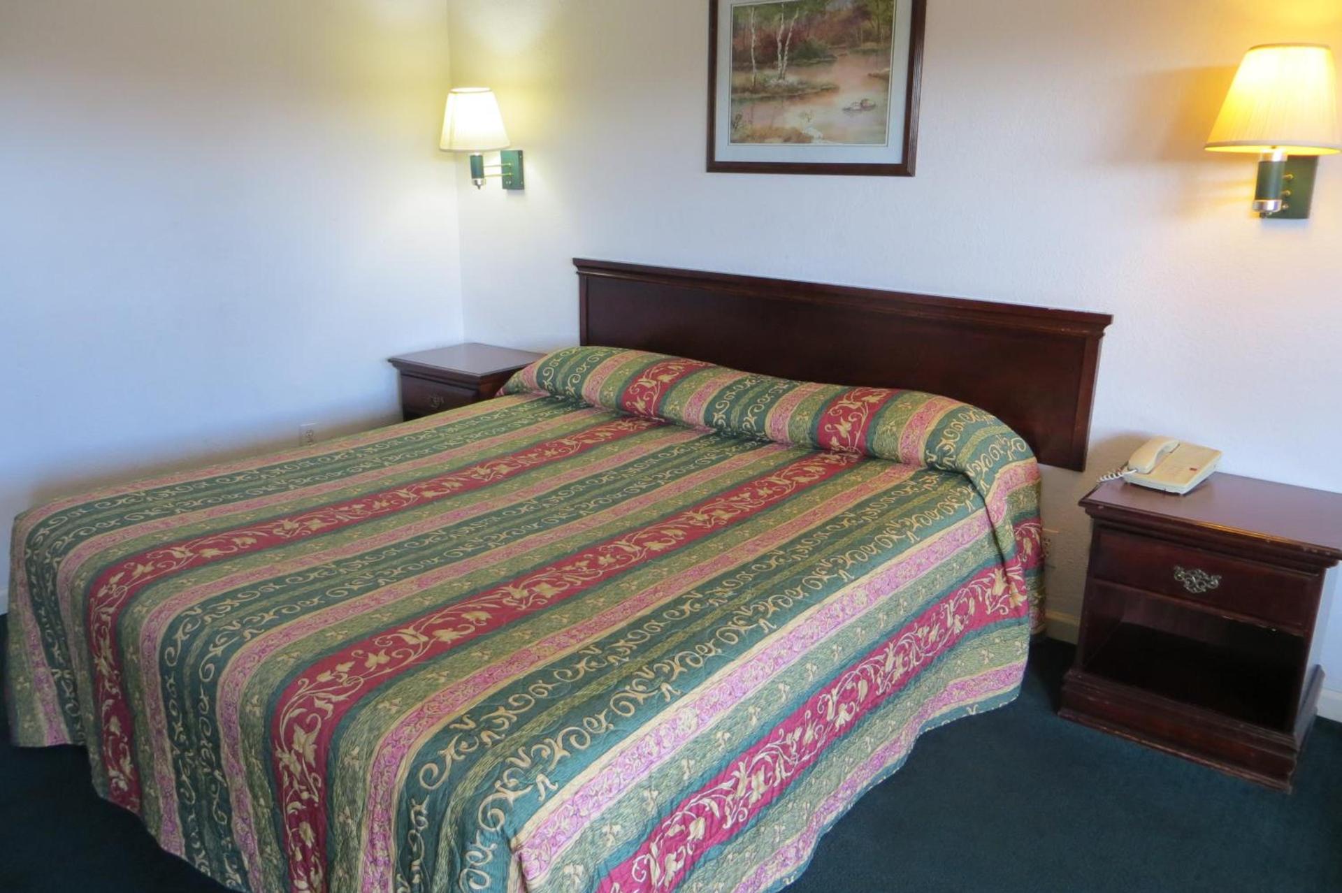 Capri Motel photo 13