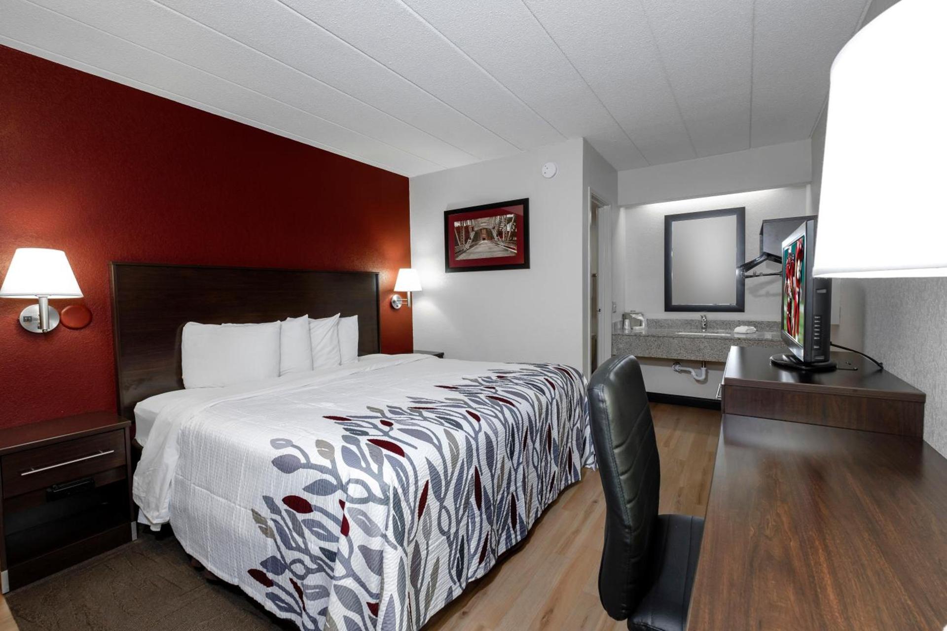 Red Roof Inn Bloomington - Normal/University photo 15