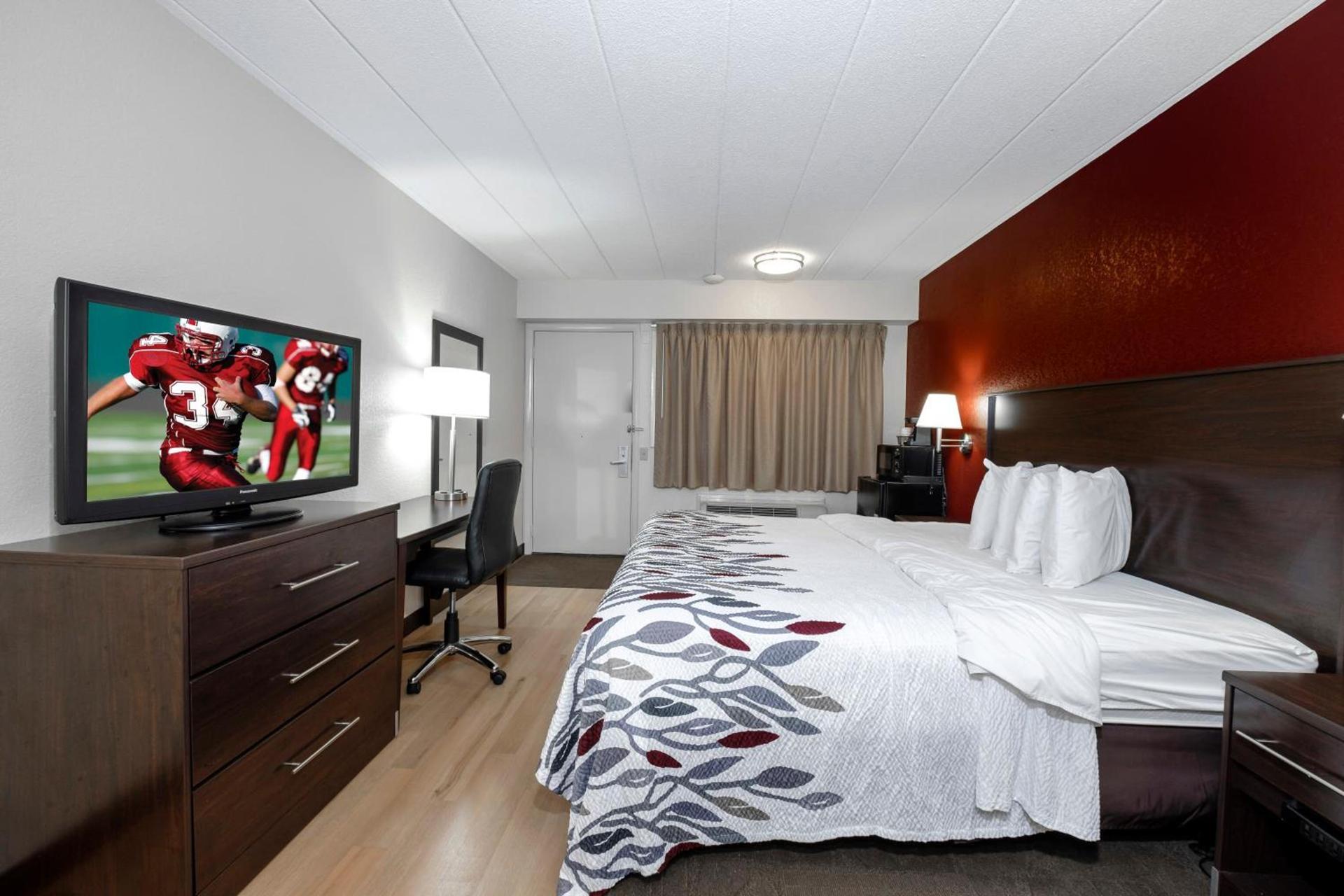 Red Roof Inn Bloomington - Normal/University photo 16