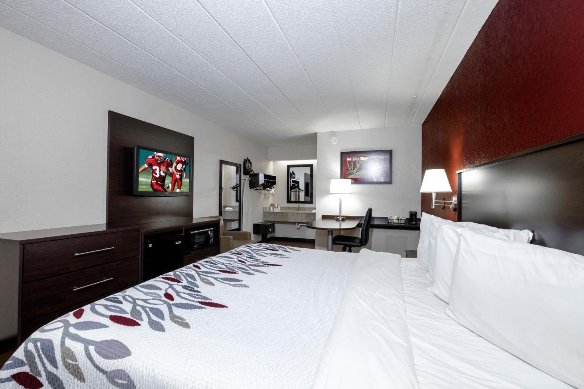 Red Roof Inn Bloomington - Normal/University photo 17