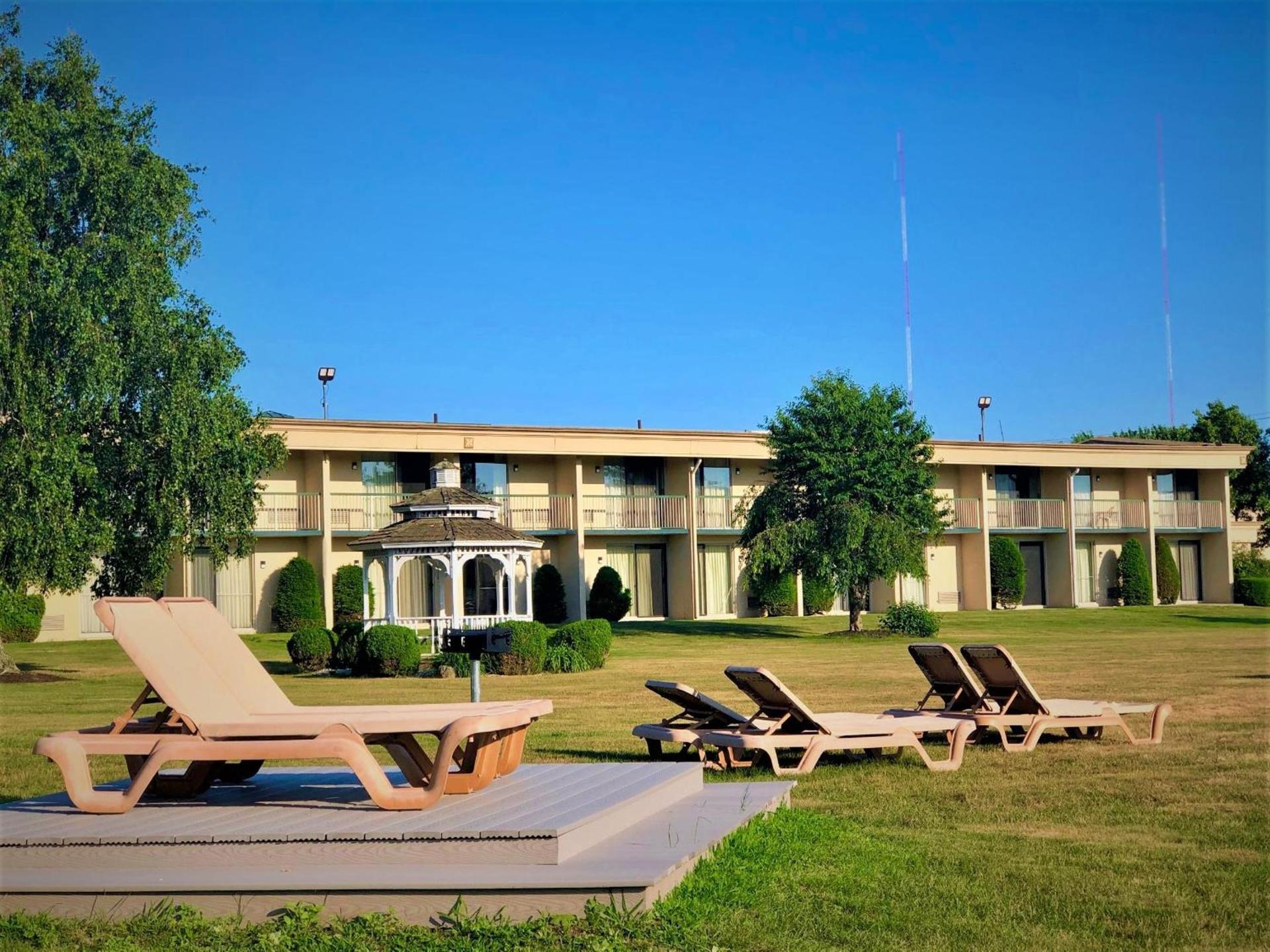 Riverview Inn & Suites photo 12