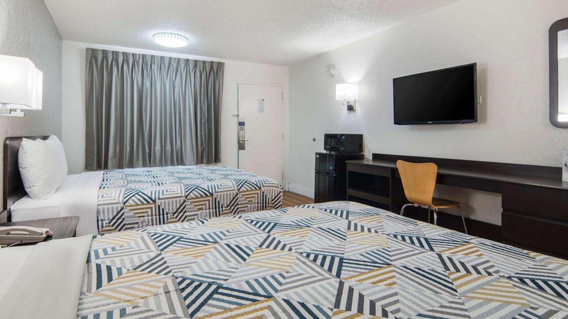 Motel 6-Addison, TX - Dallas photo 23