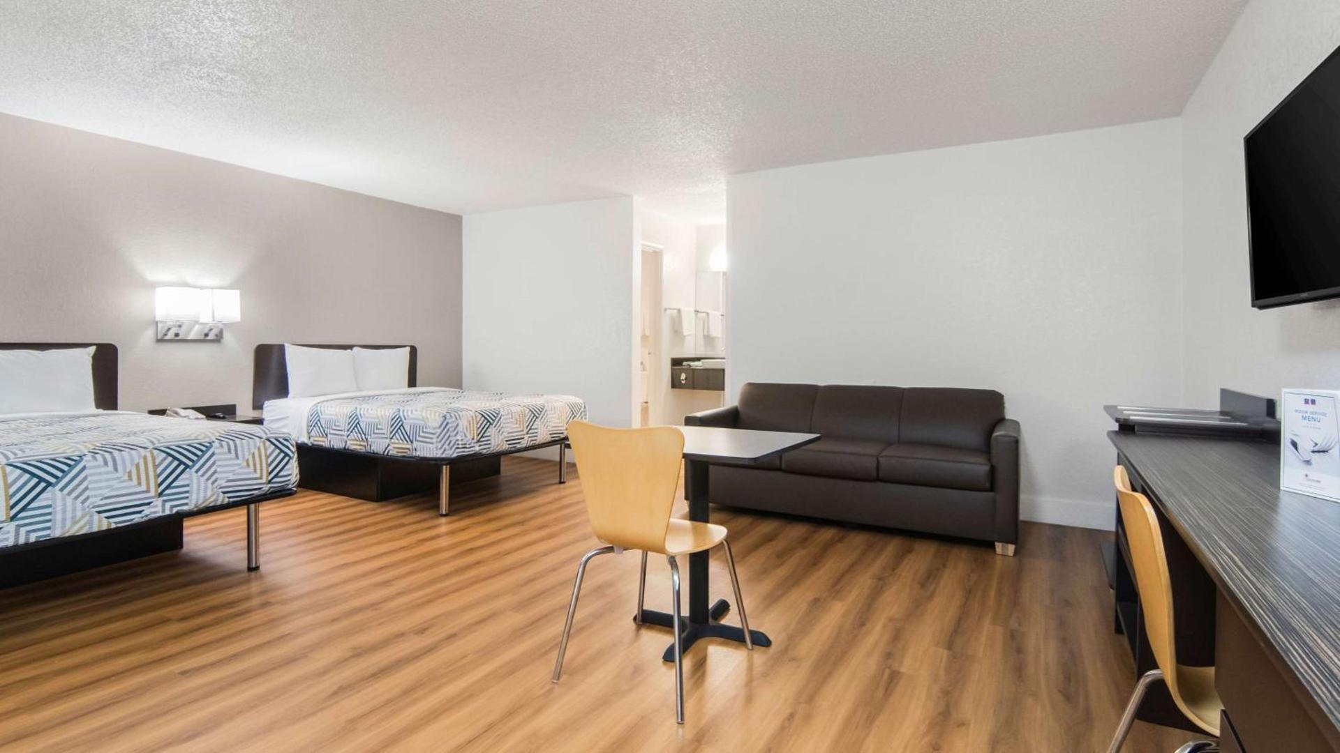 Motel 6-Addison, TX - Dallas photo 26