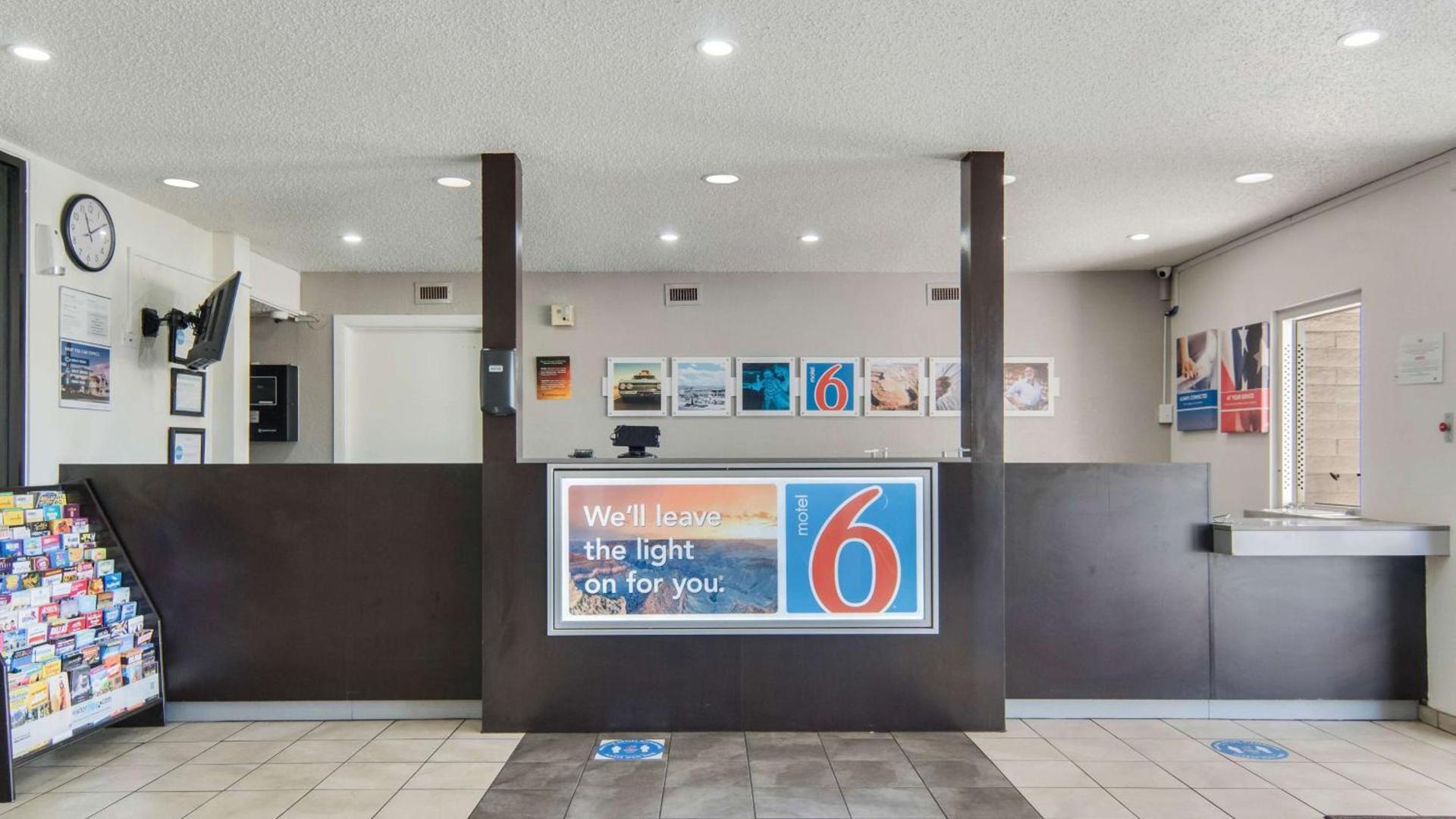 Motel 6-Addison, TX - Dallas photo 29