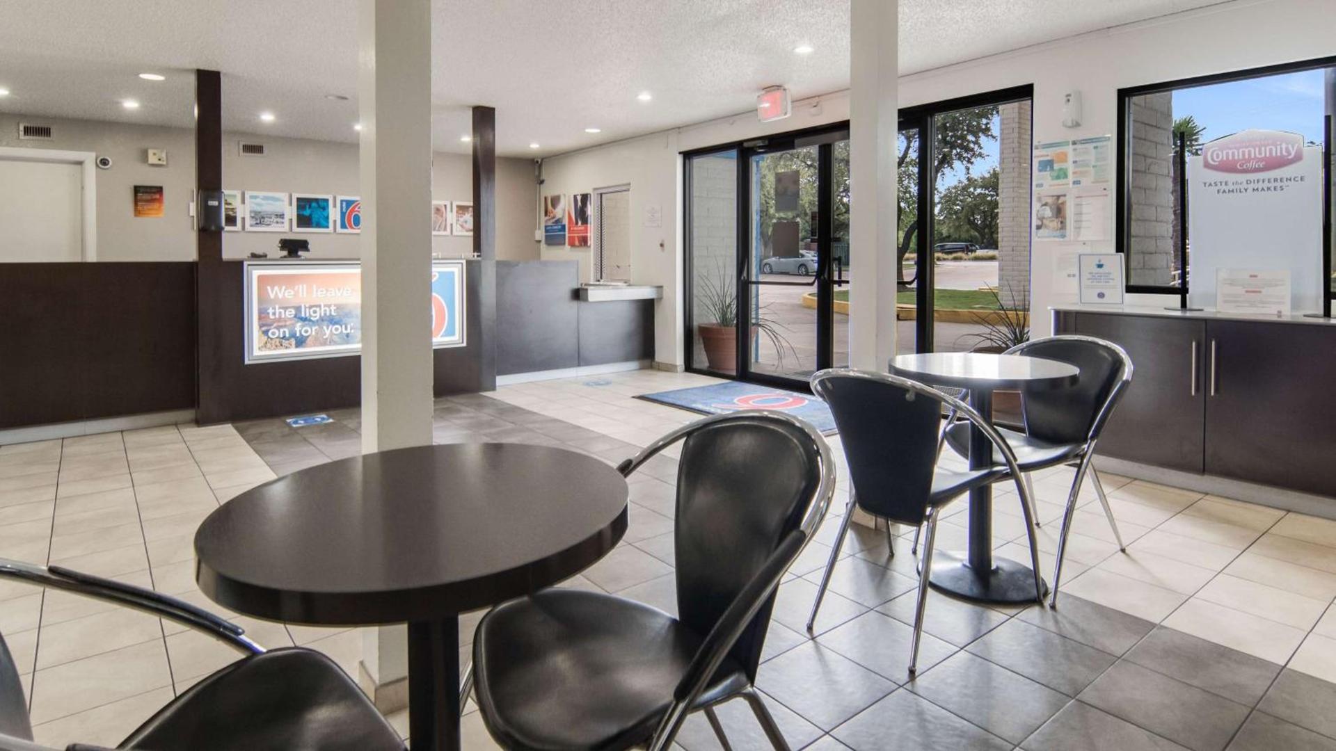 Motel 6-Addison, TX - Dallas photo 31