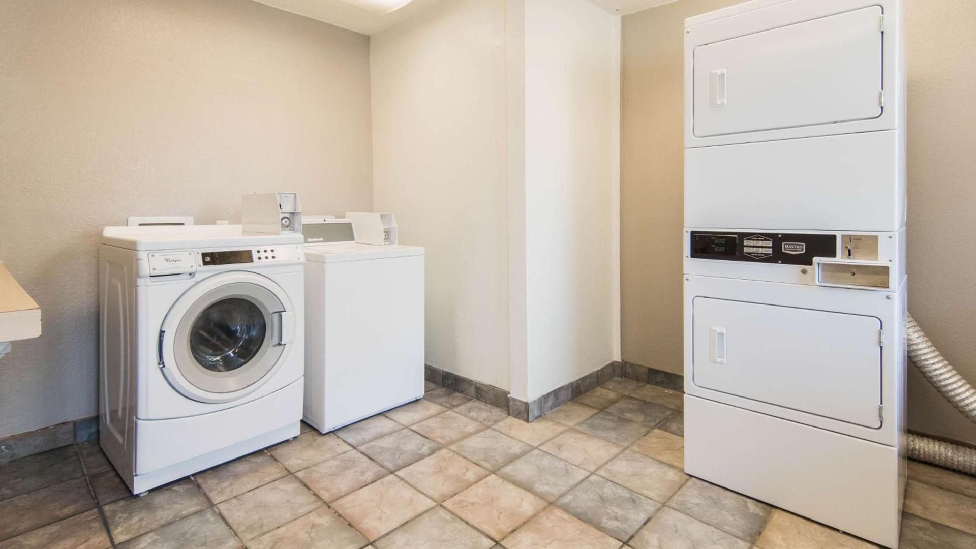 Motel 6-Addison, TX - Dallas photo 32