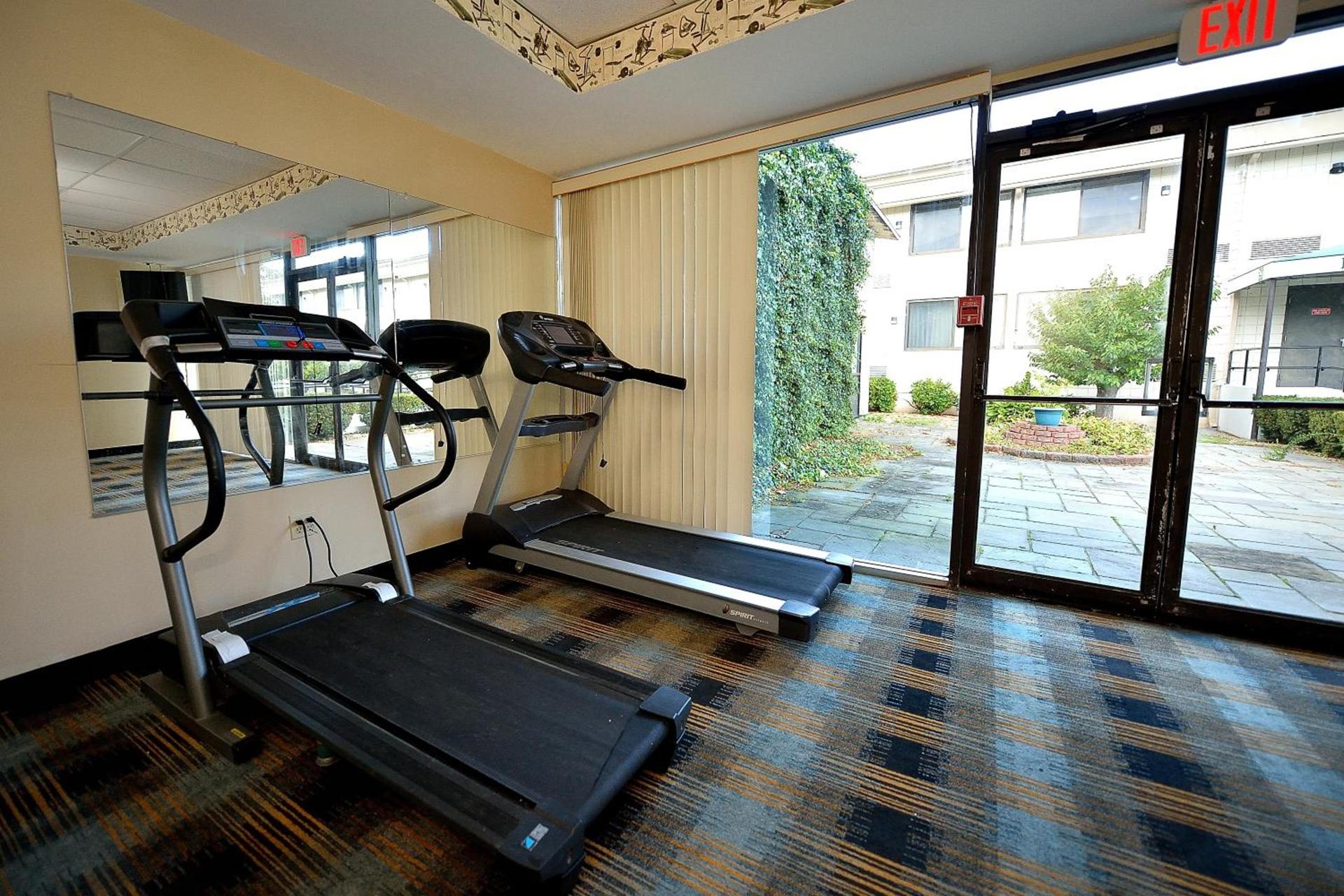Riverview Inn & Suites photo 10