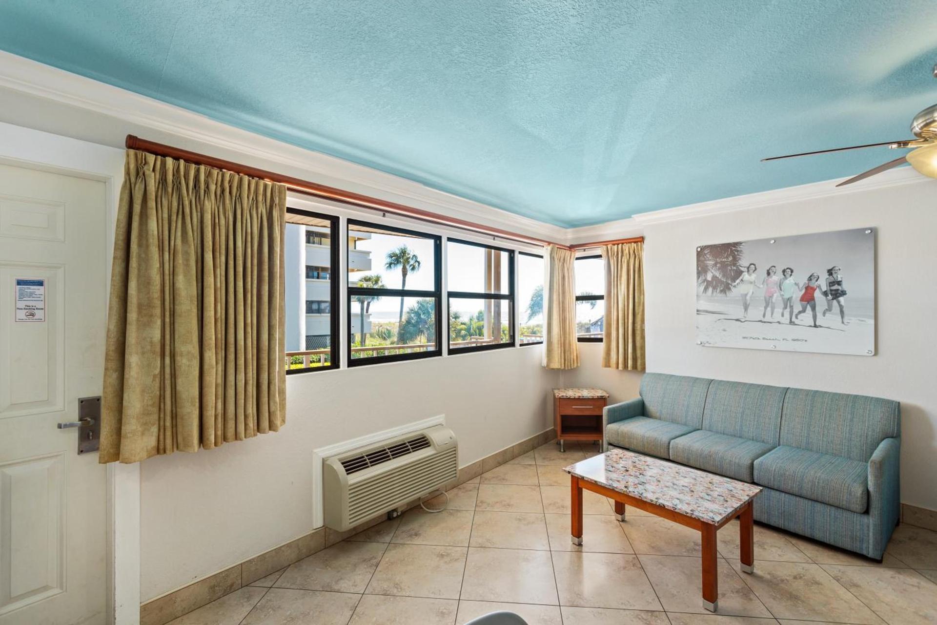 Plaza Beach Hotel - Beachfront Resort photo 59