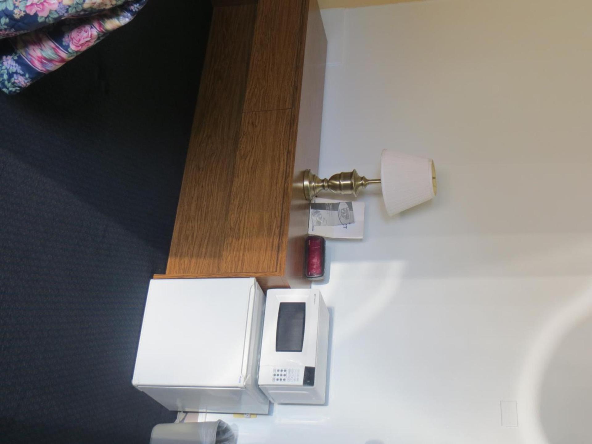 Budget Inn Adair photo 13