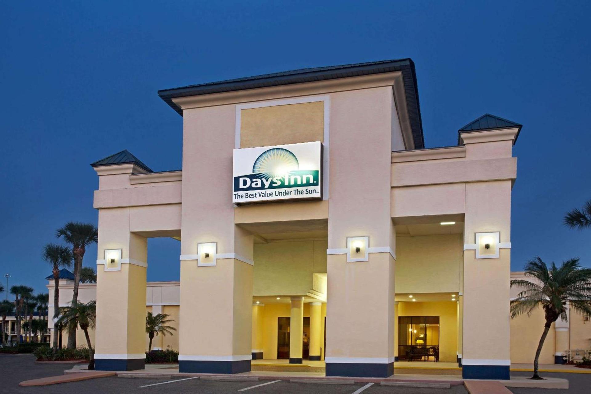 Days Inn by Wyndham Orlando Airport Florida Mall photo 2