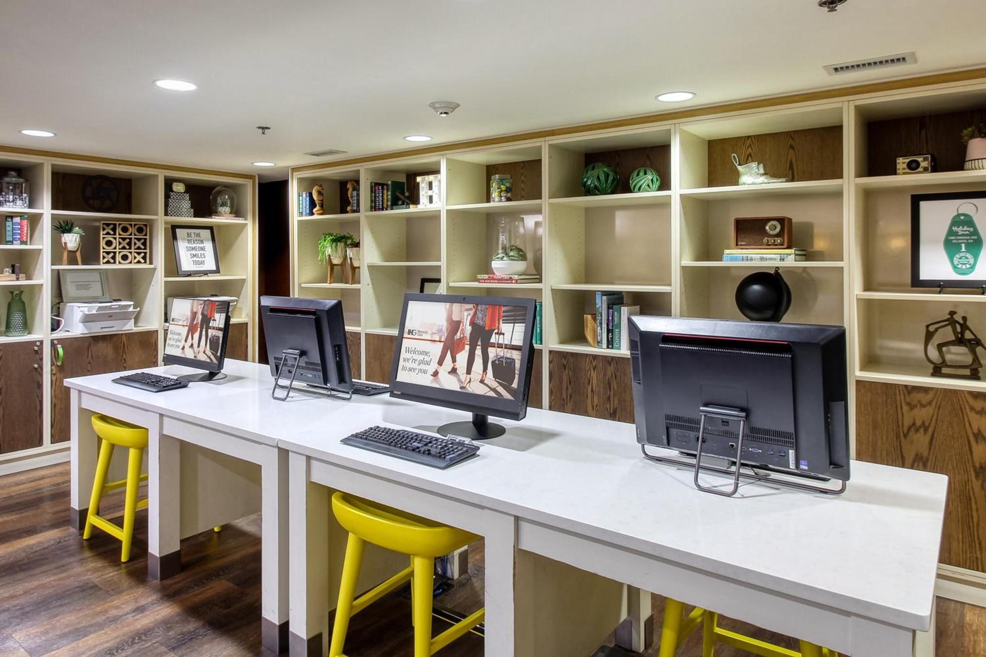 Holiday Inn & Suites Atlanta Airport North by IHG photo 17