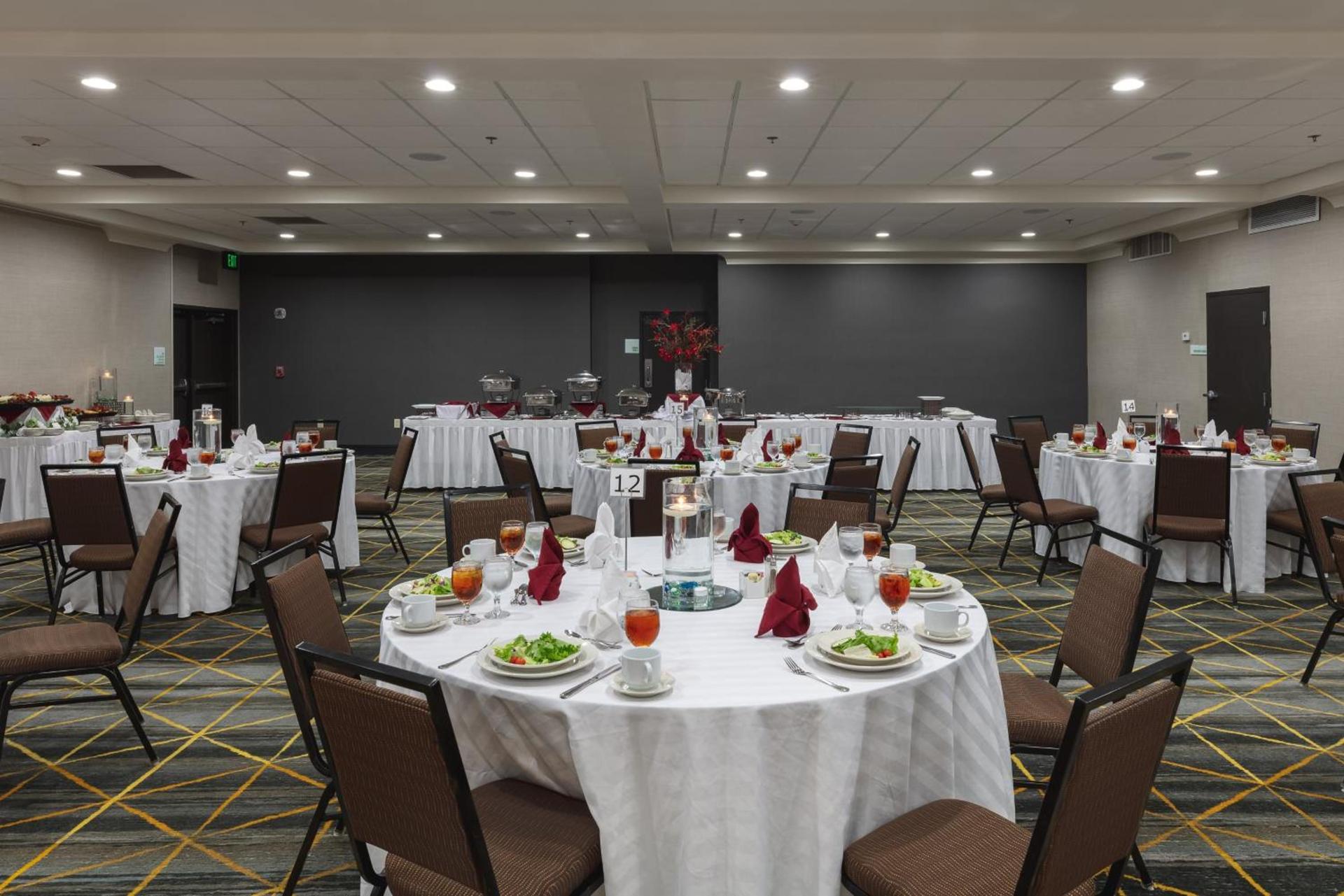 Holiday Inn & Suites Atlanta Airport North by IHG photo 10