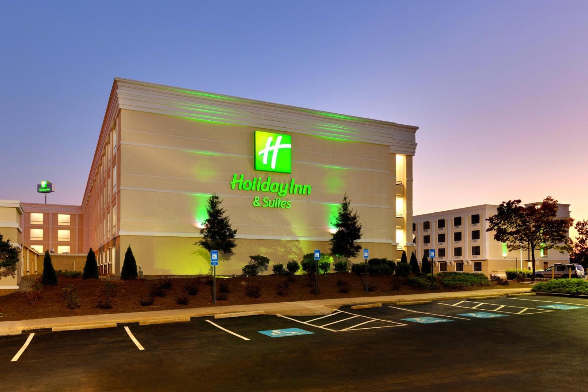 Holiday Inn & Suites Atlanta Airport North by IHG photo 1