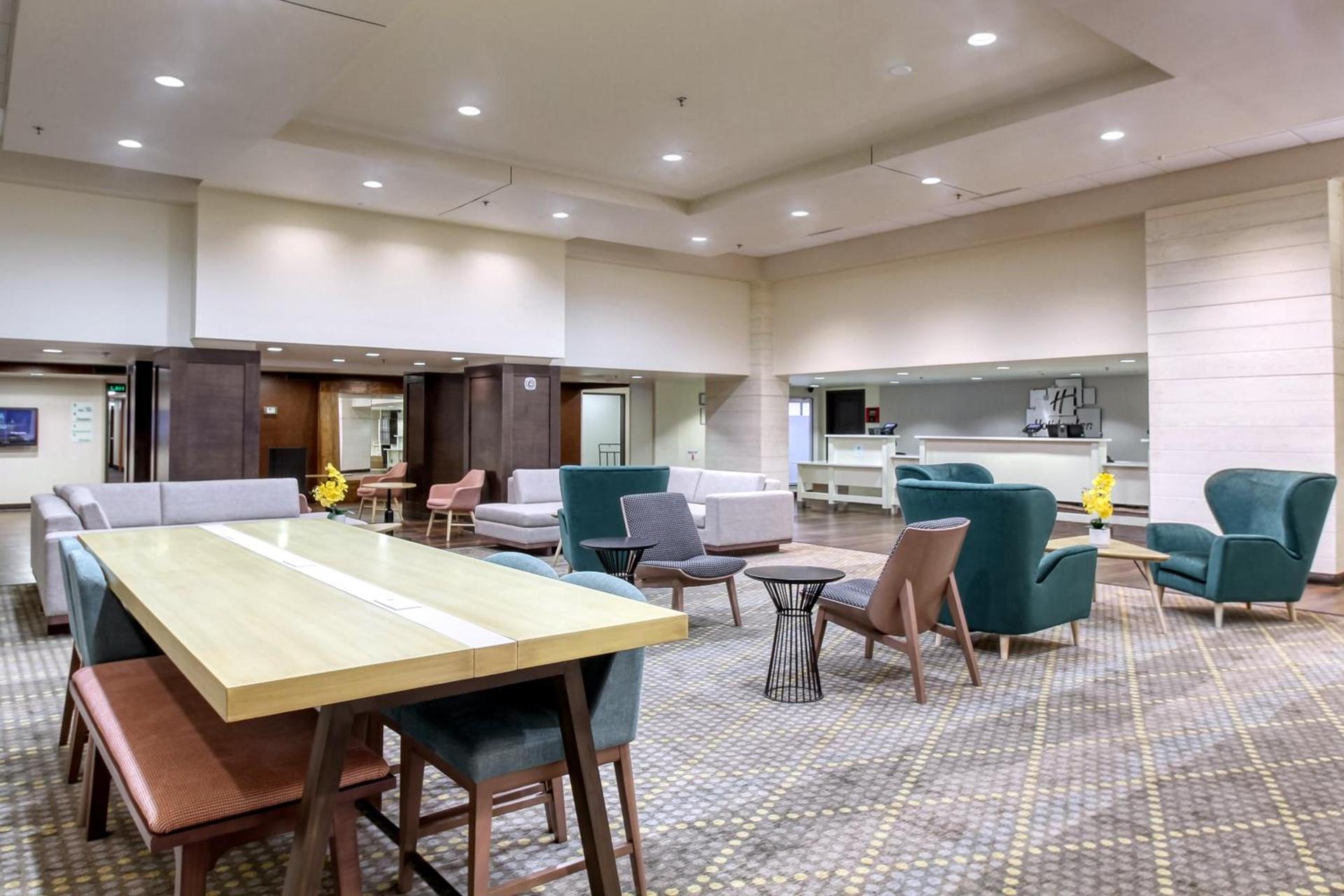 Holiday Inn & Suites Atlanta Airport North by IHG photo 9