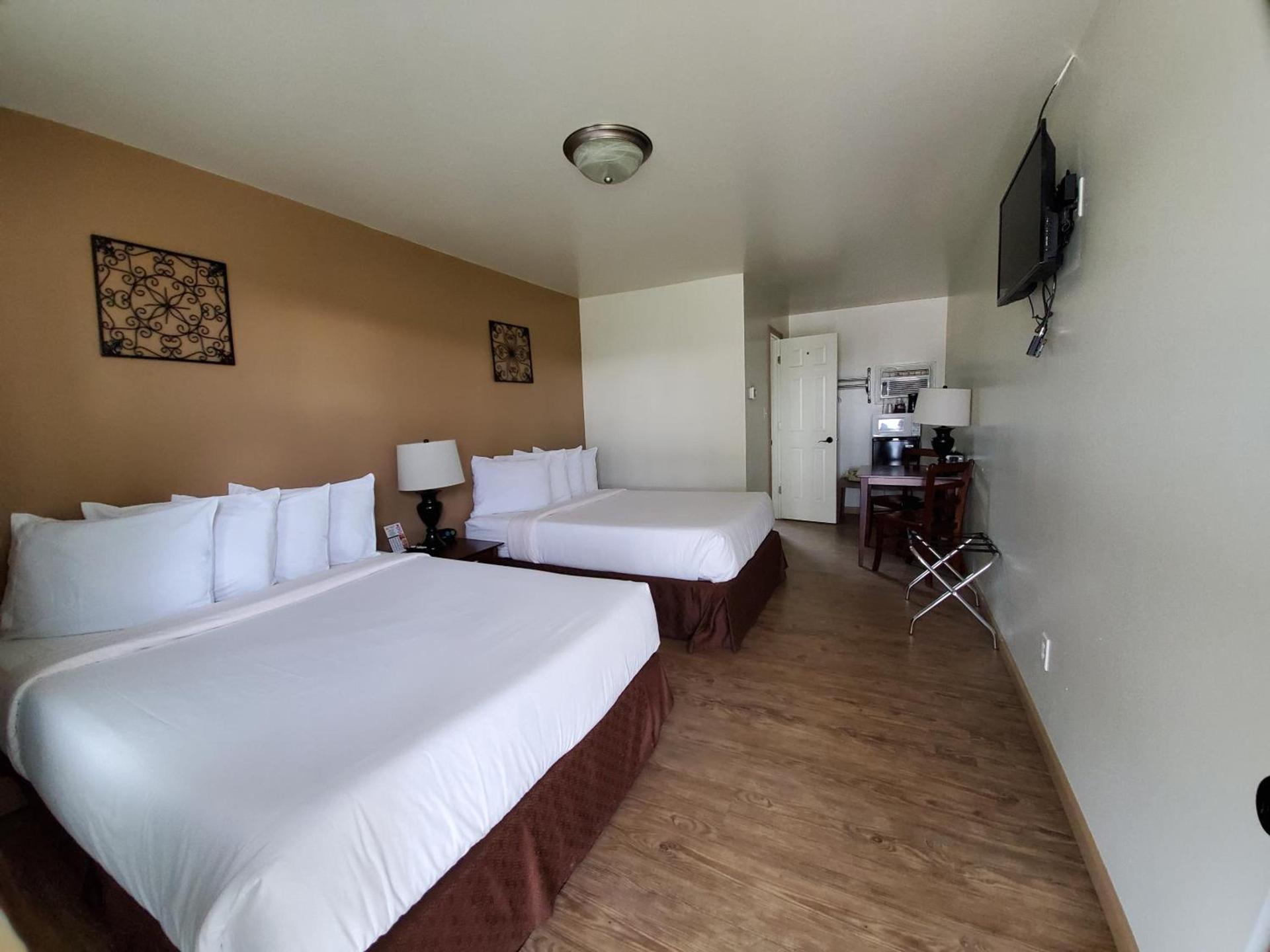 Sunset Lodge Escanaba photo 40
