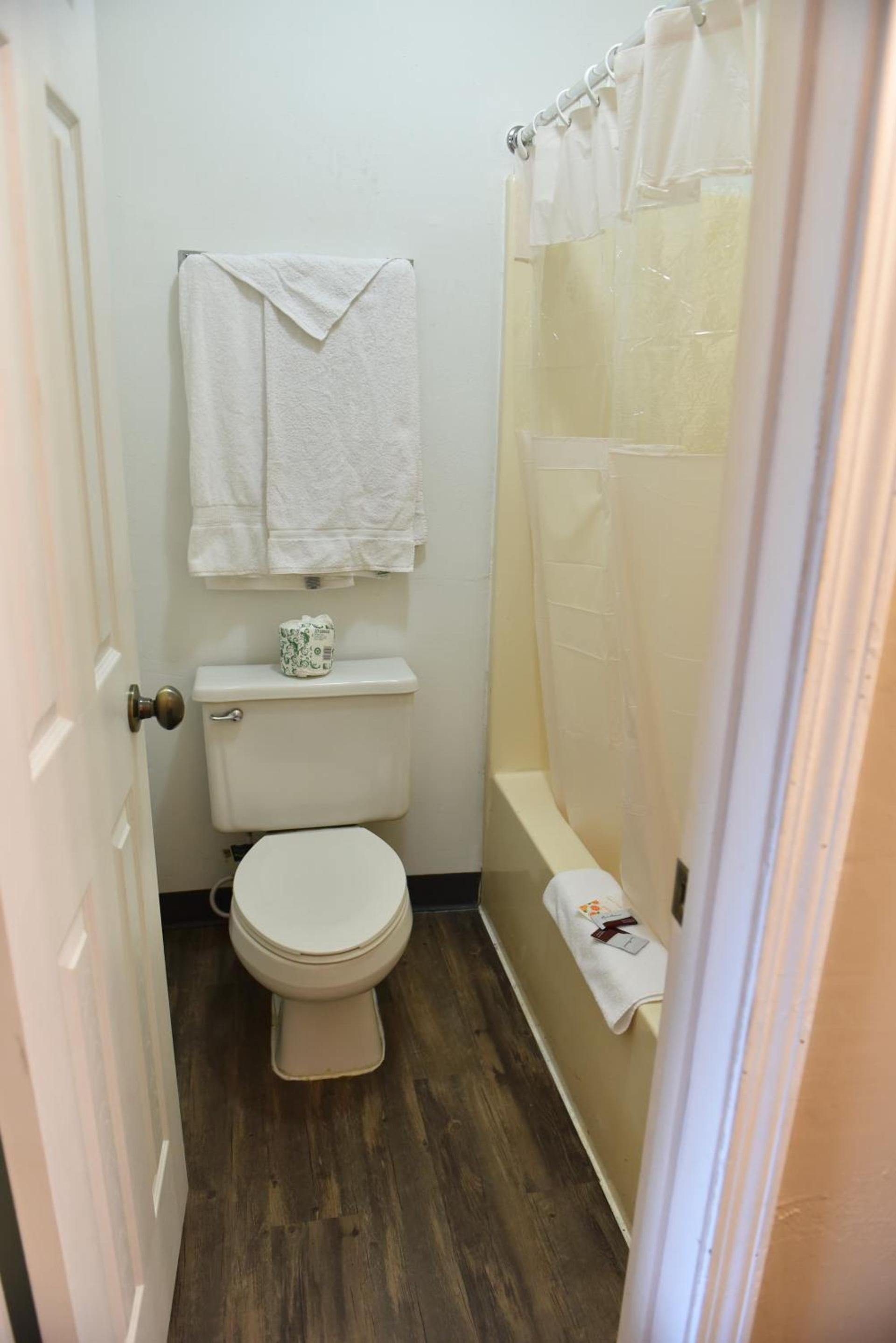 Knights Inn Merrillville photo 13