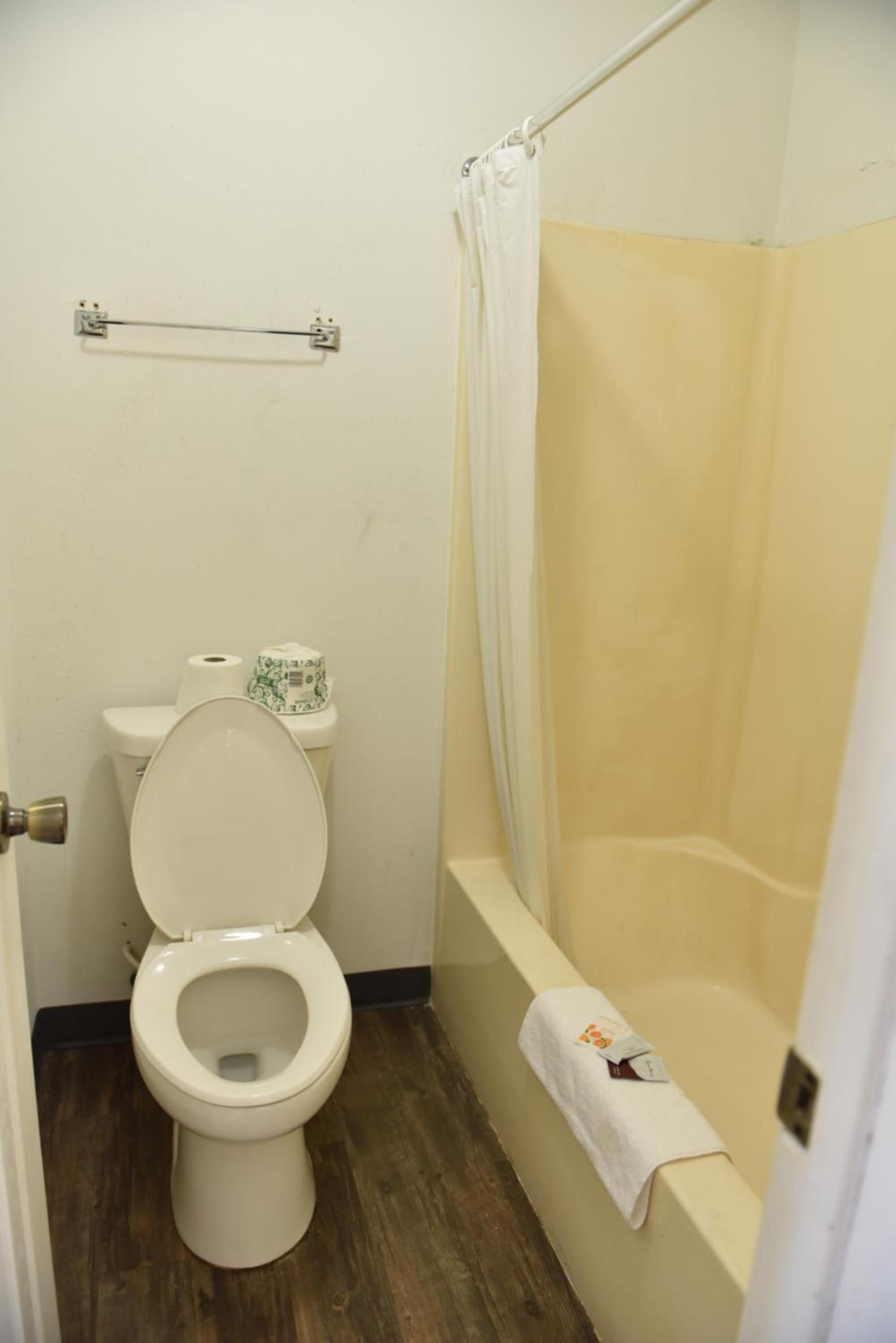 Knights Inn Merrillville photo 46