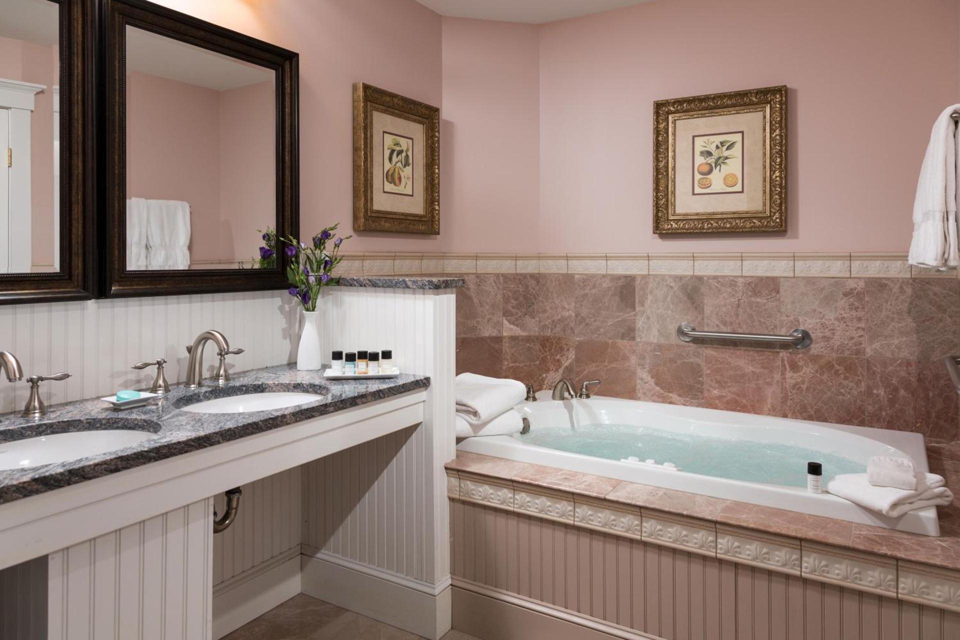 Grand Harbor Inn photo 36