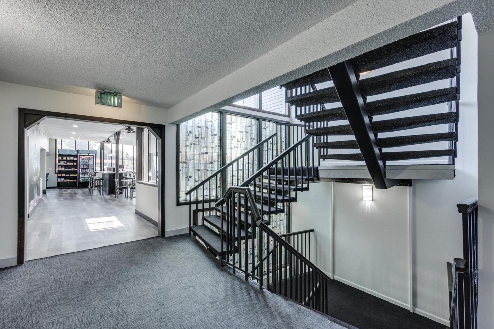 Days Inn & Suites by Wyndham Spokane photo 18