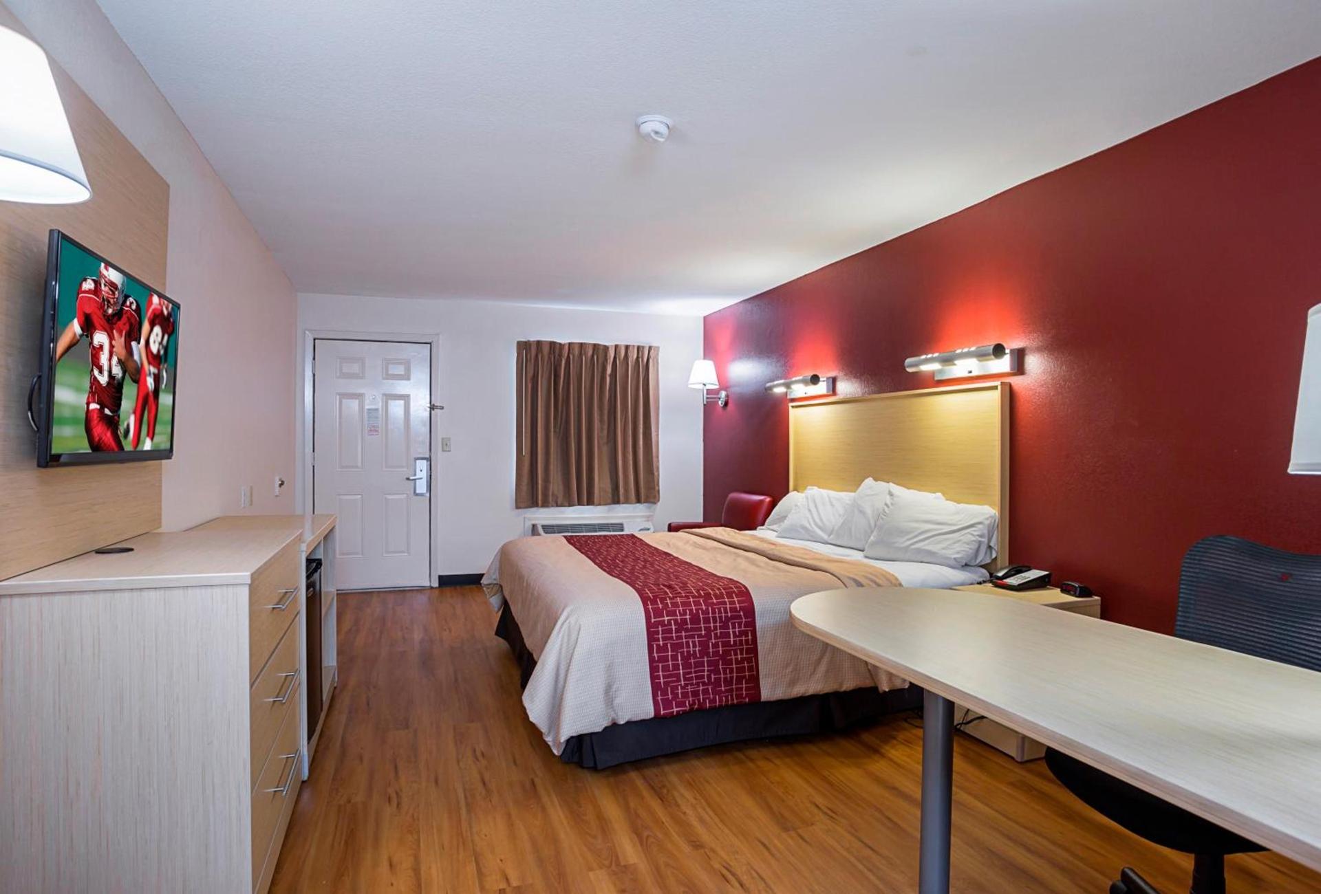Red Roof Inn West Memphis, AR photo 14