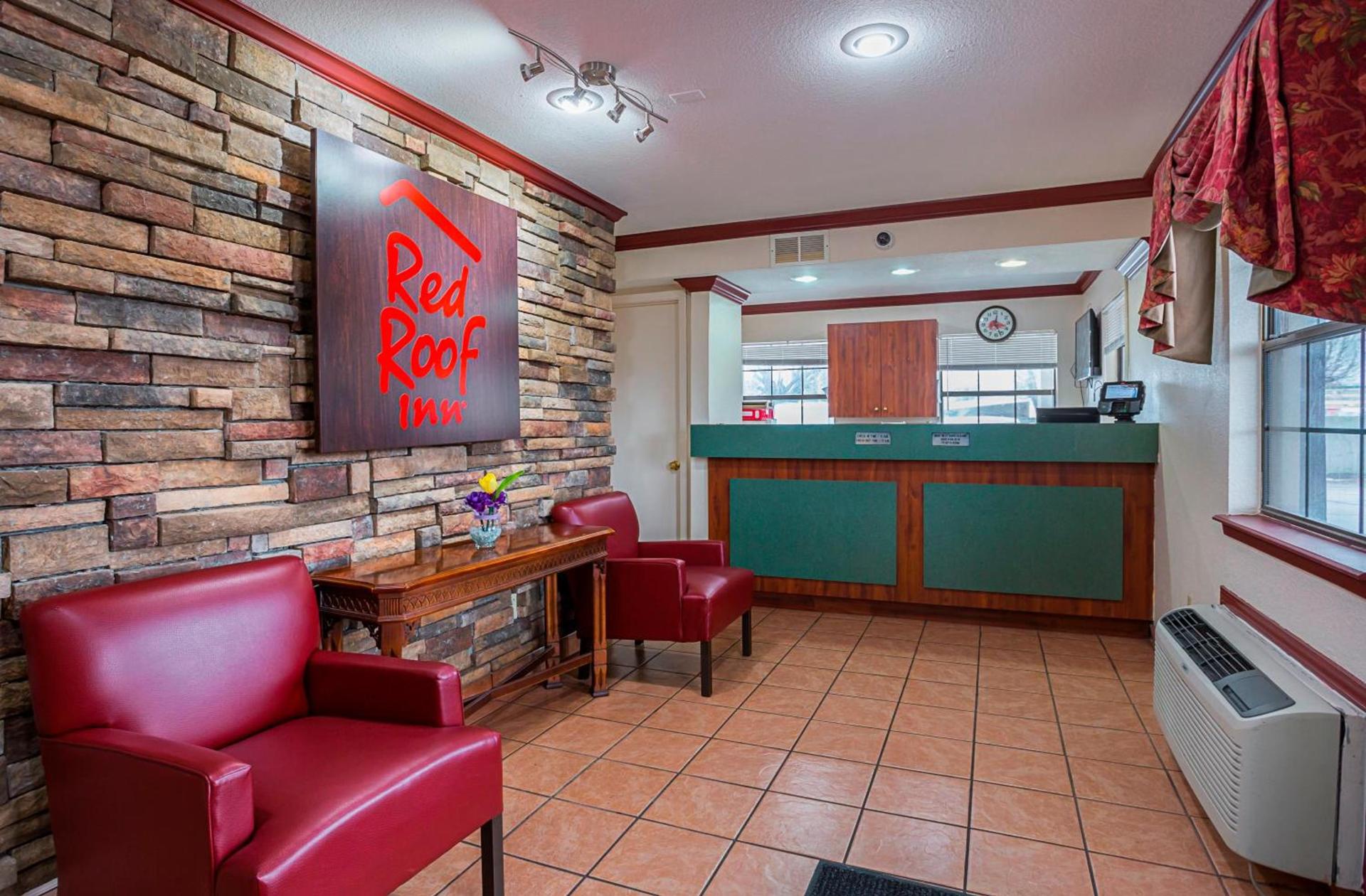Red Roof Inn West Memphis, AR photo 6