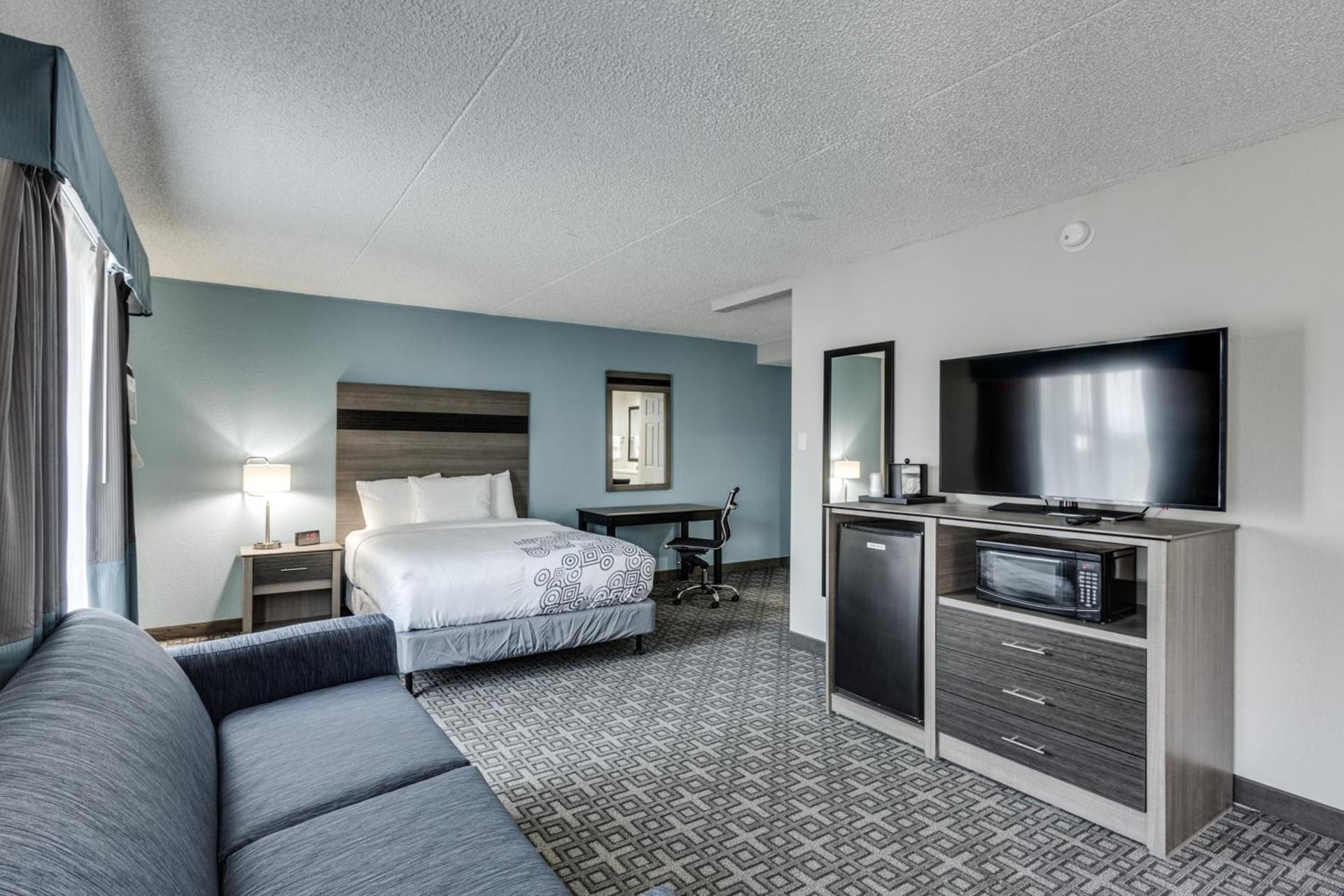 Days Inn & Suites by Wyndham Spokane photo 17