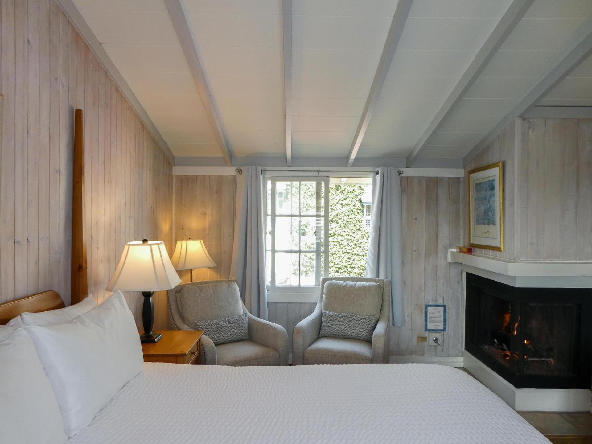 Carmel Fireplace Inn photo 25