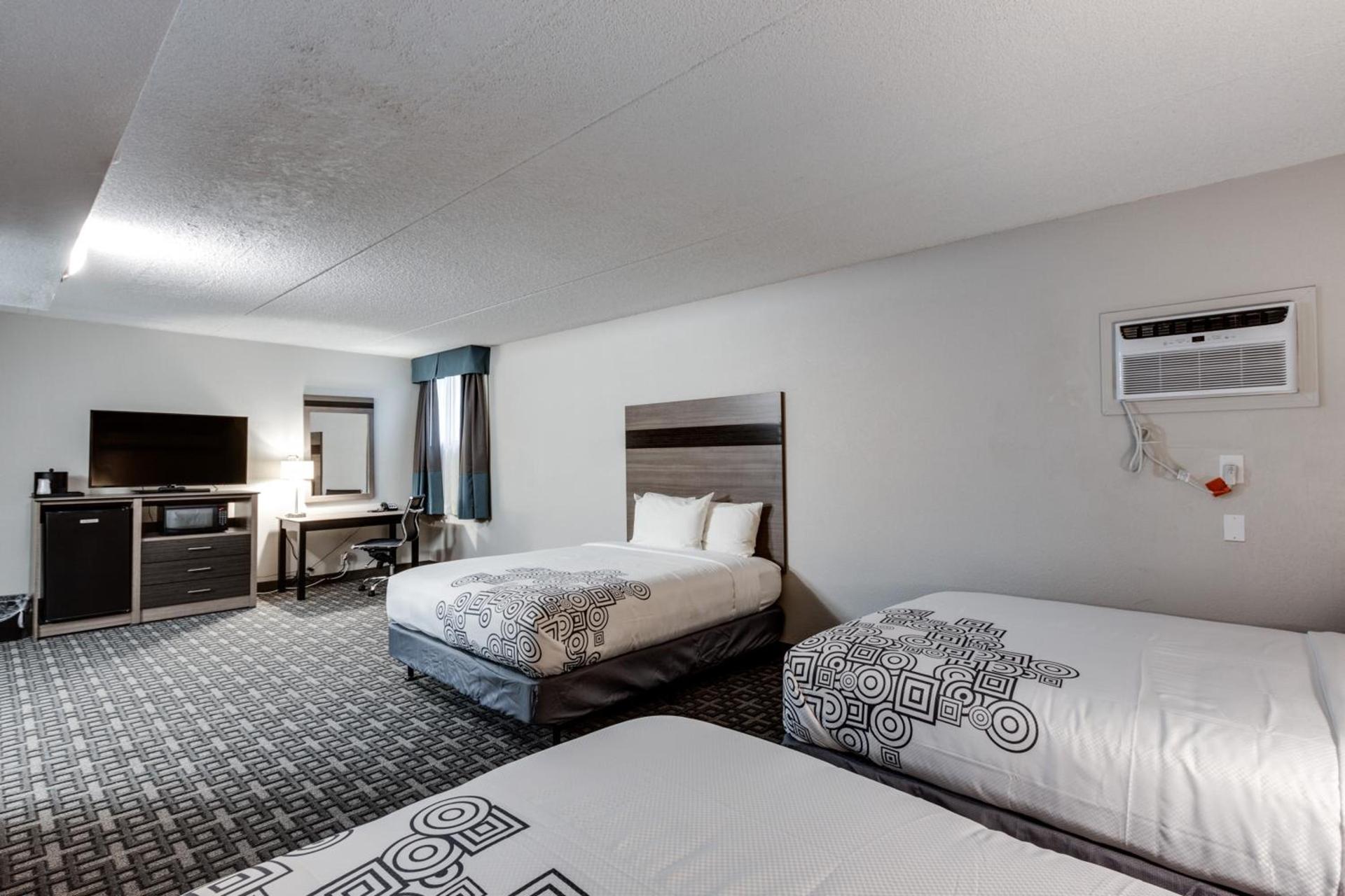 Days Inn & Suites by Wyndham Spokane photo 11