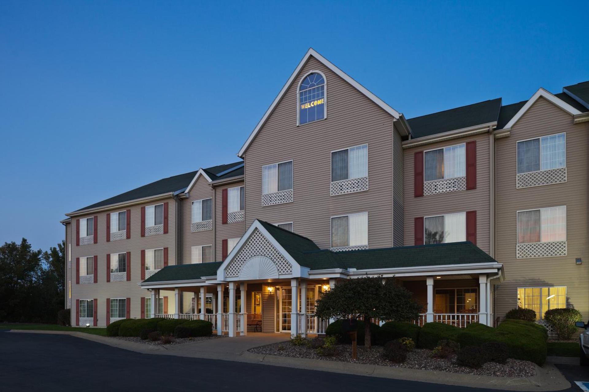 Country Inn & Suites by Radisson, Clinton, IA photo 18