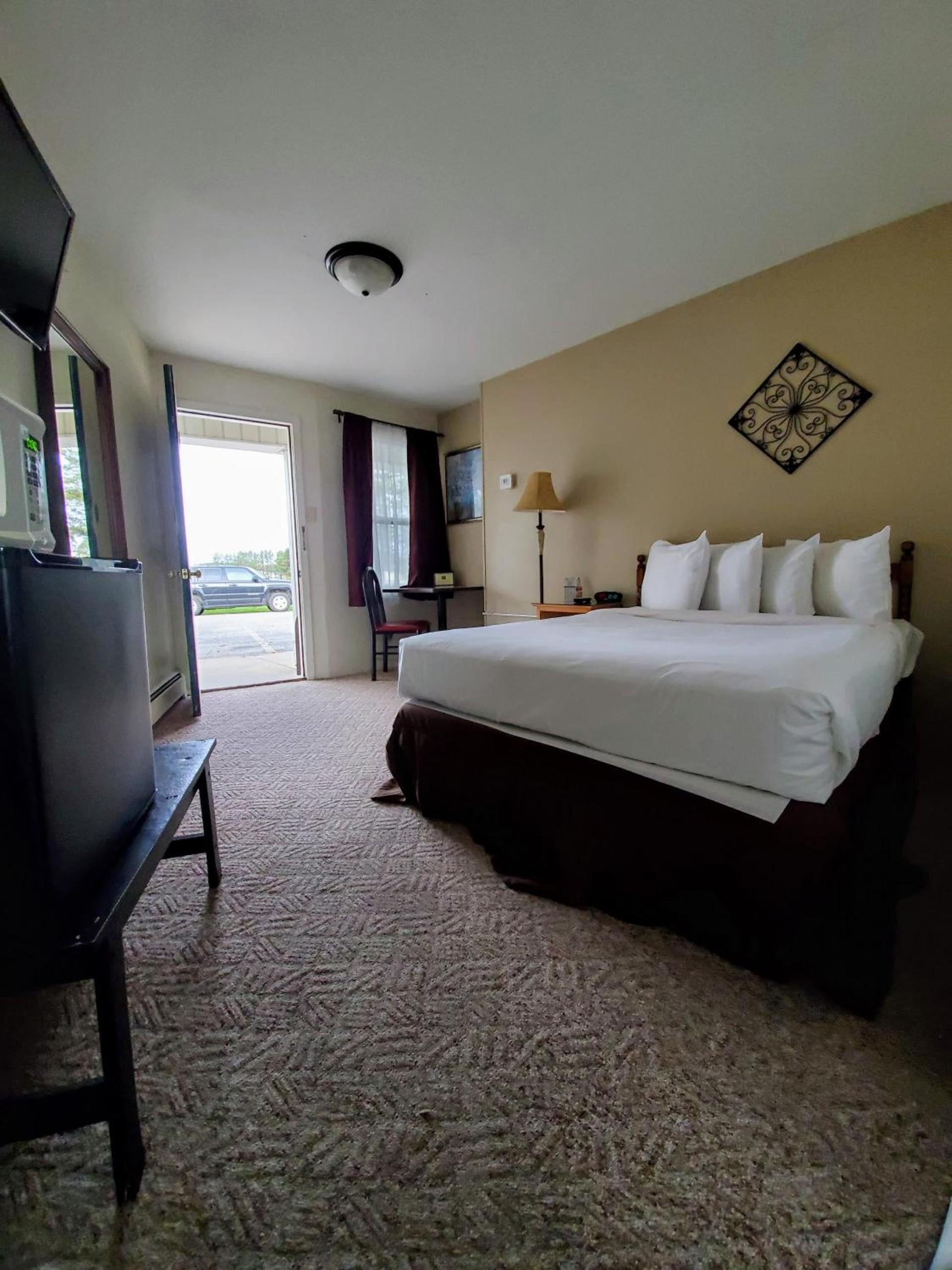 Sunset Lodge Escanaba photo 5