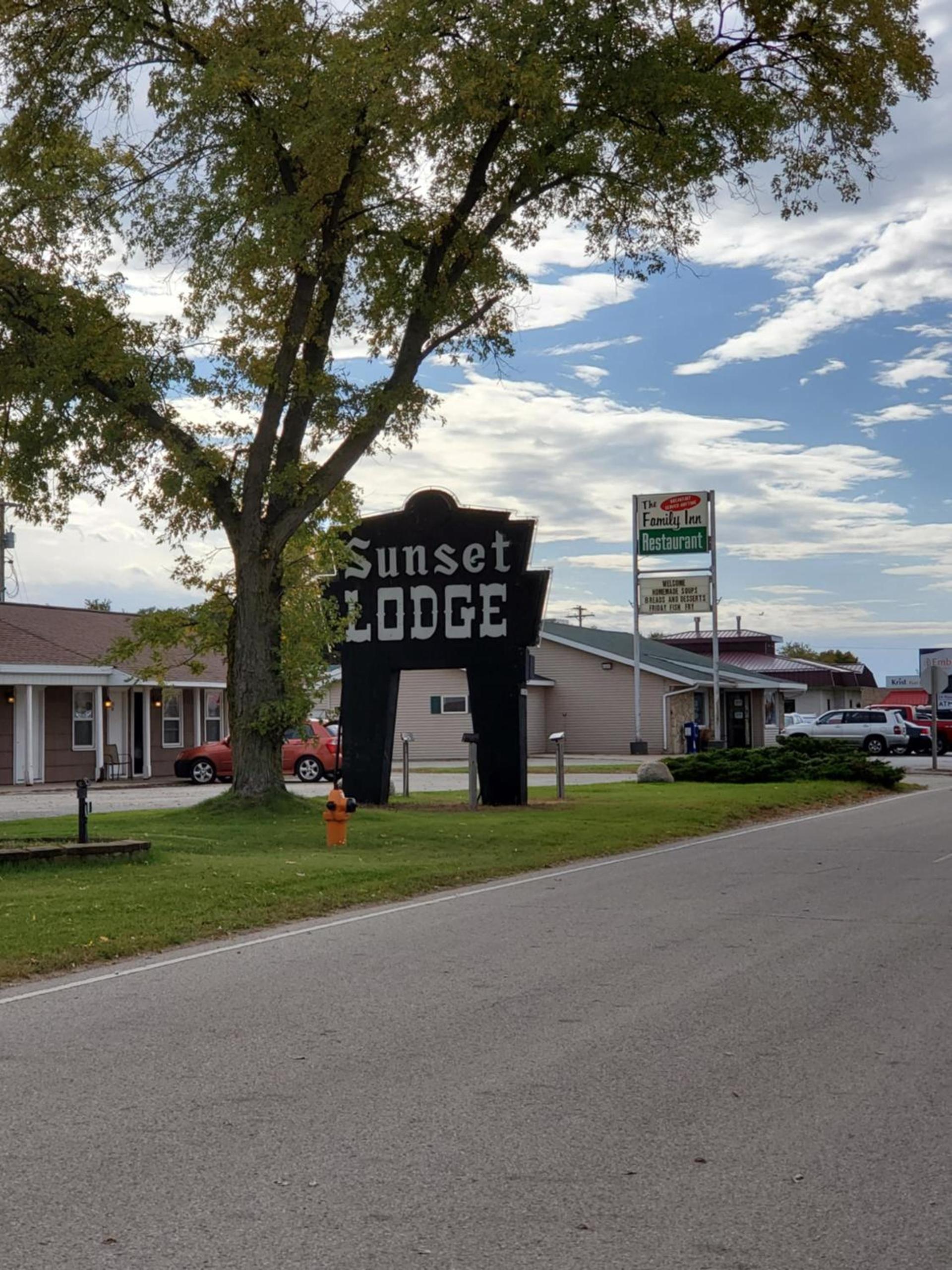 Sunset Lodge Escanaba photo 3