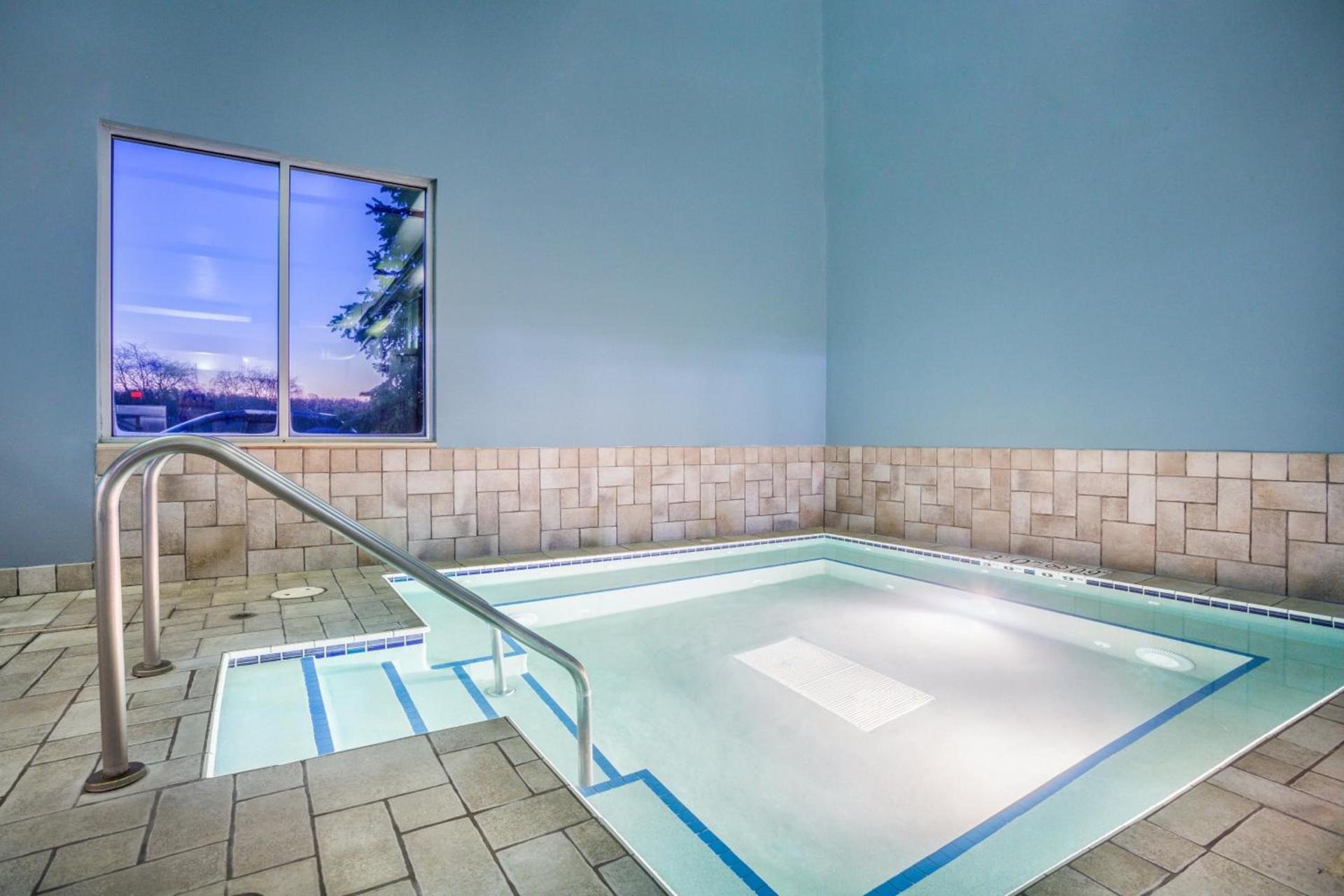 Holiday Inn Express Wisconsin Dells by IHG photo 22