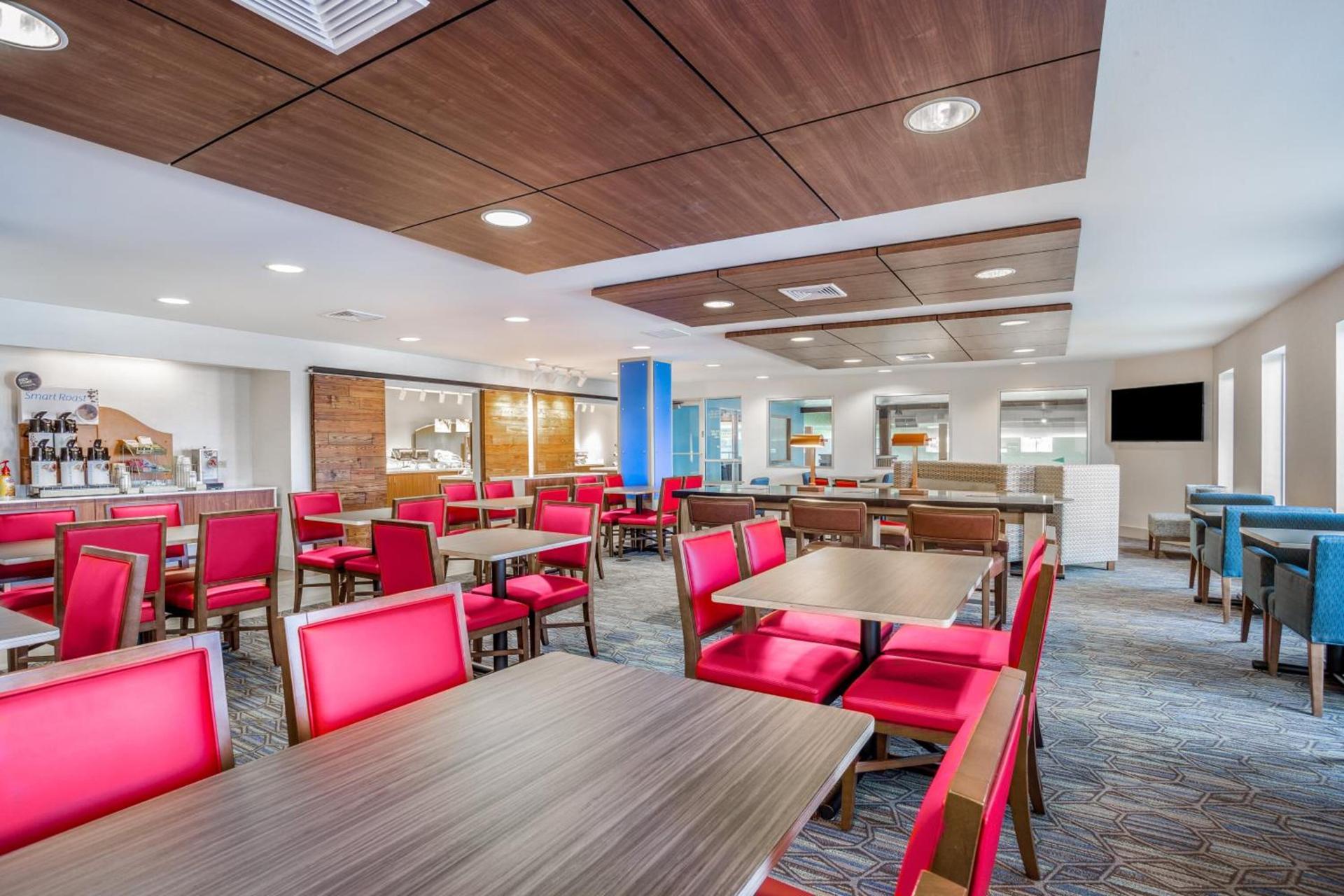 Holiday Inn Express Wisconsin Dells by IHG photo 40